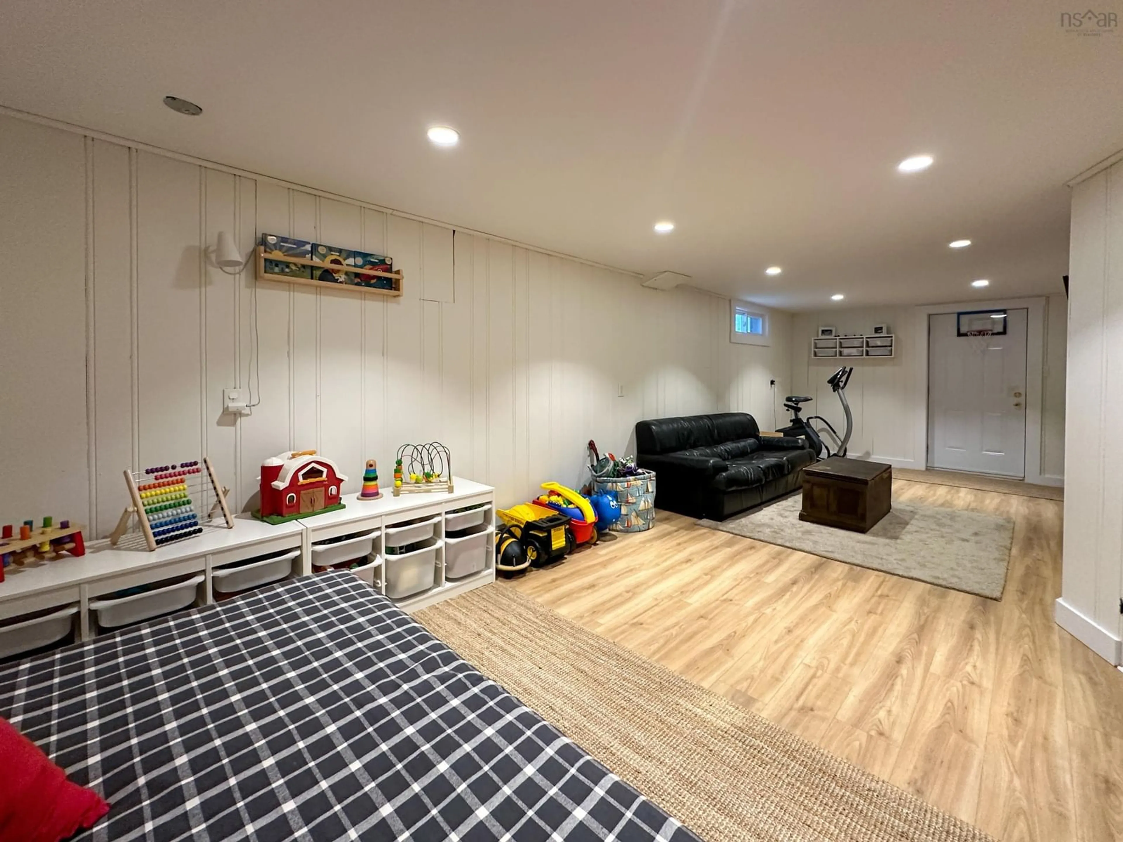 A pic of a room for 20 Queen St, Bridgewater Nova Scotia B4V 1P2