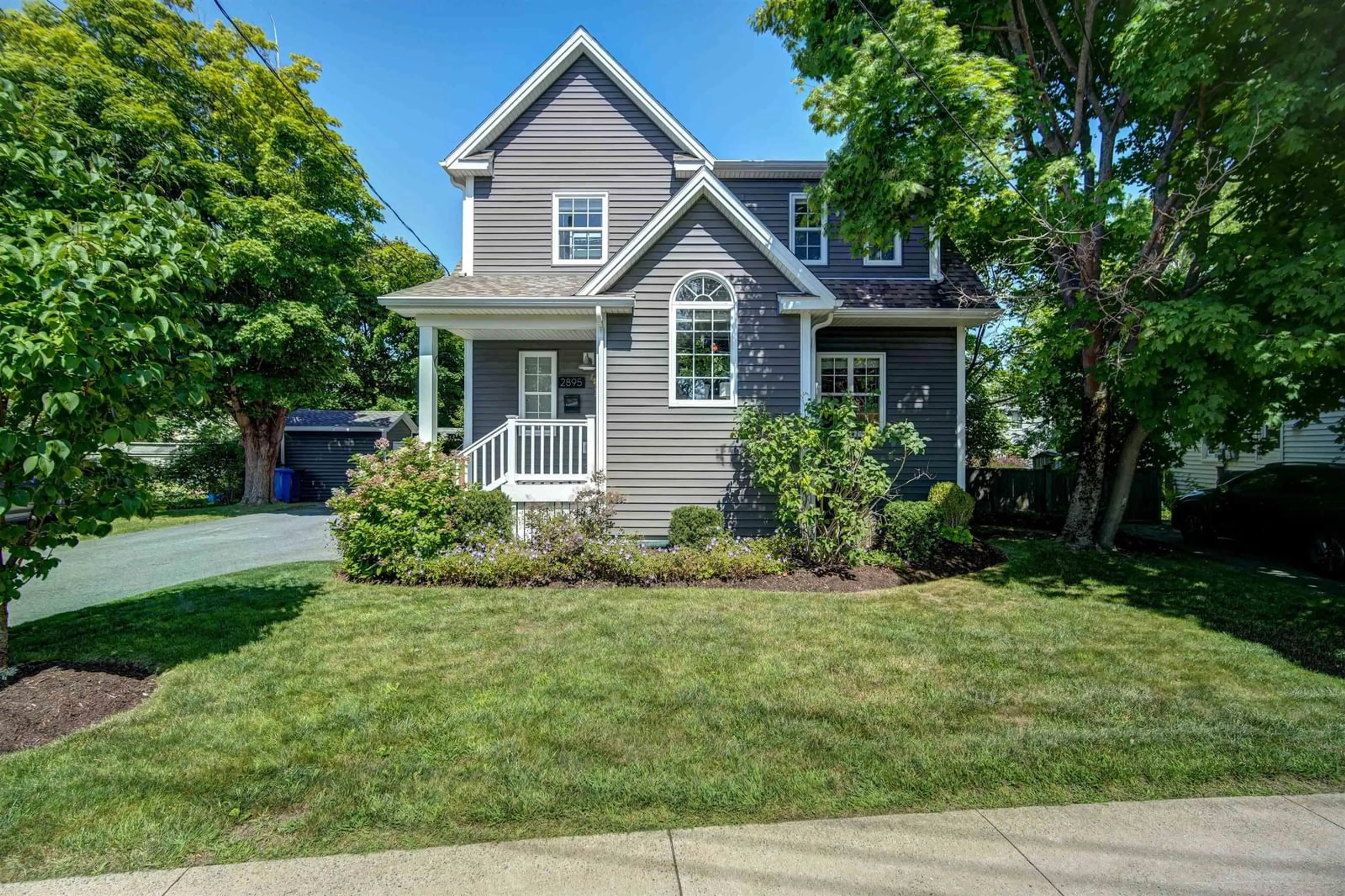 Home with vinyl exterior material, street for 2895 William Hunt, Halifax Nova Scotia B3L 3V2