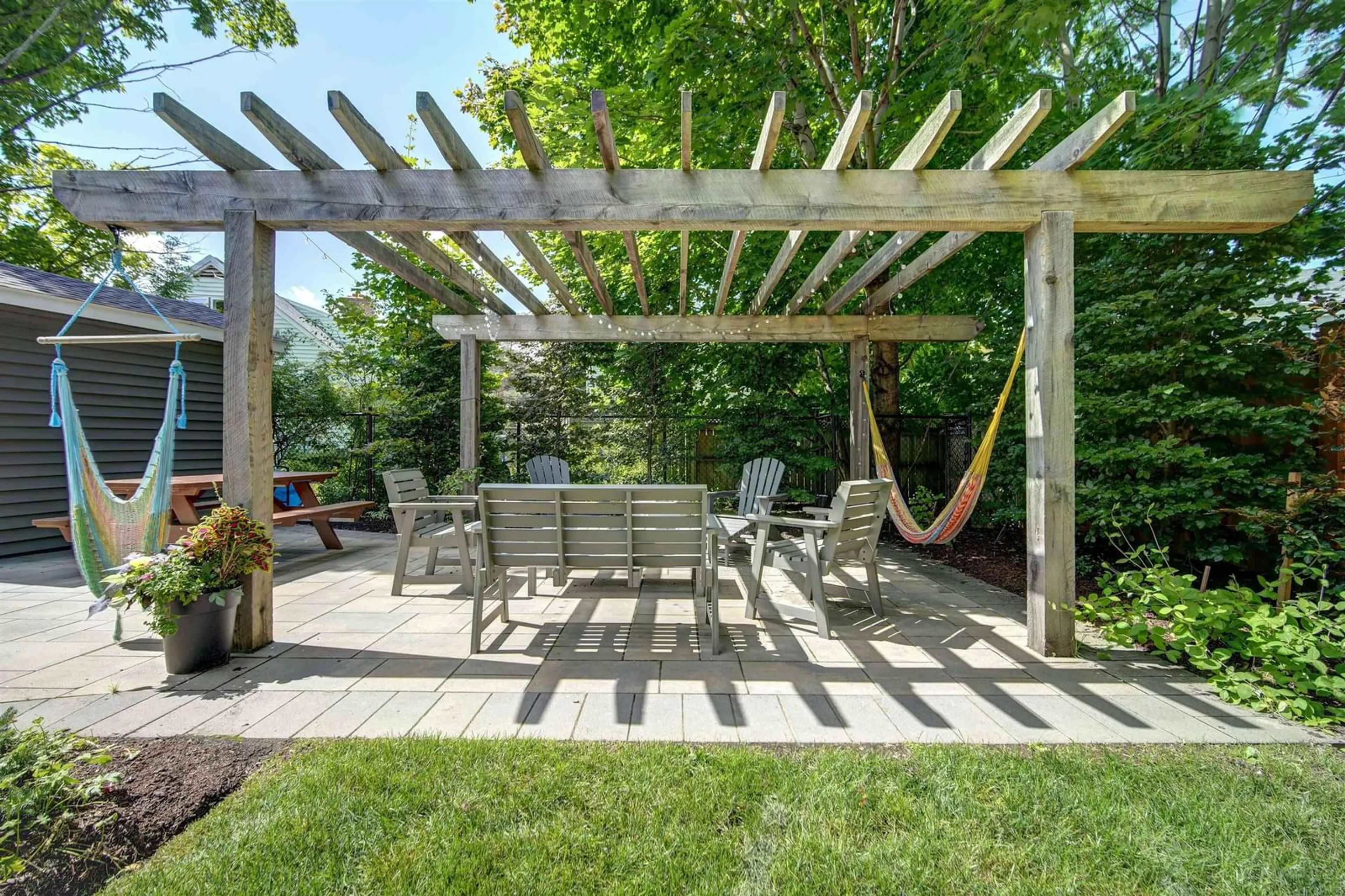 Patio, street for 2895 William Hunt, Halifax Nova Scotia B3L 3V2