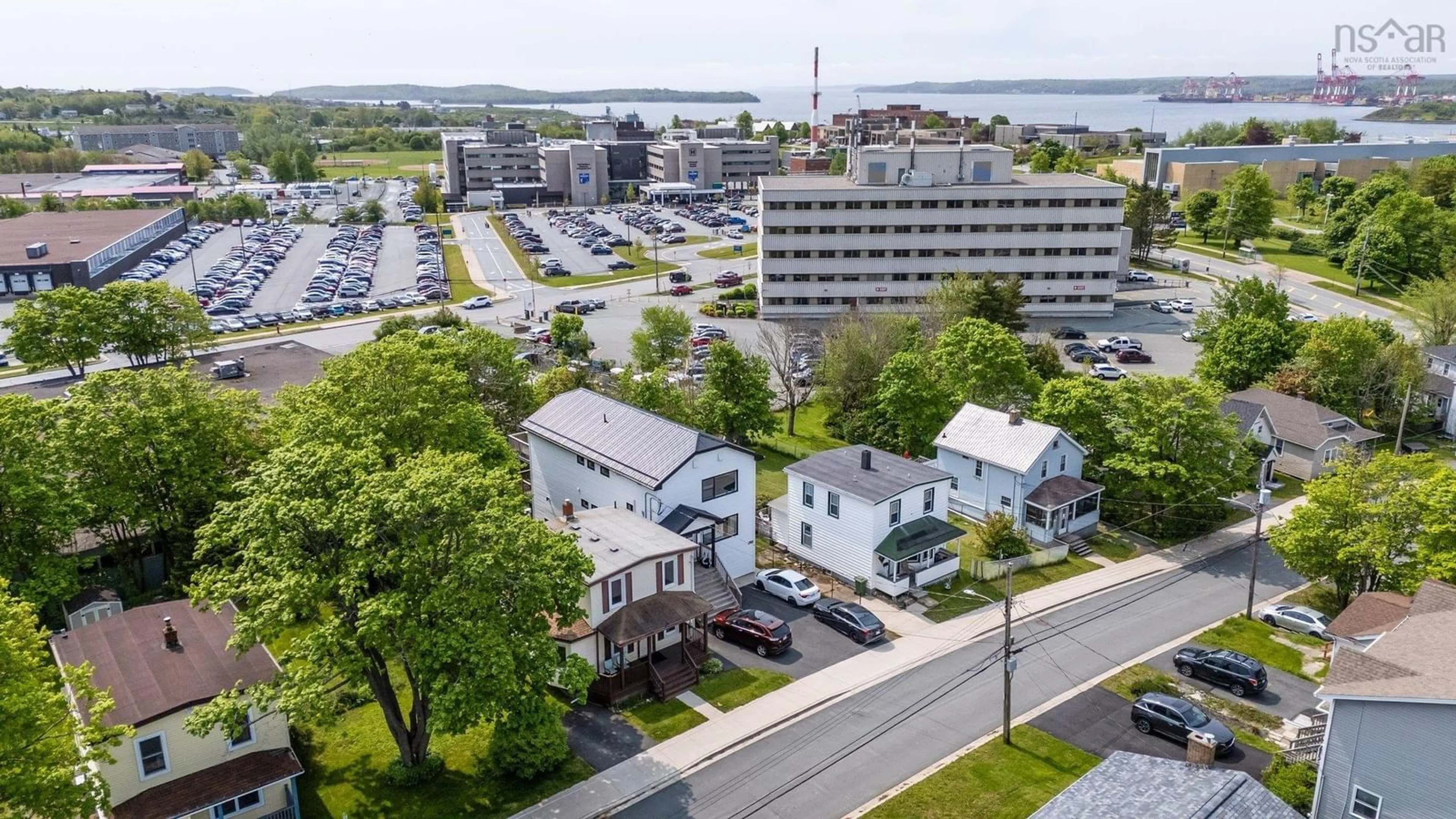 A pic from outside/outdoor area/front of a property/back of a property/a pic from drone, city buildings view from balcony for 172 Renfrew St, Dartmouth Nova Scotia B2Y 2M5