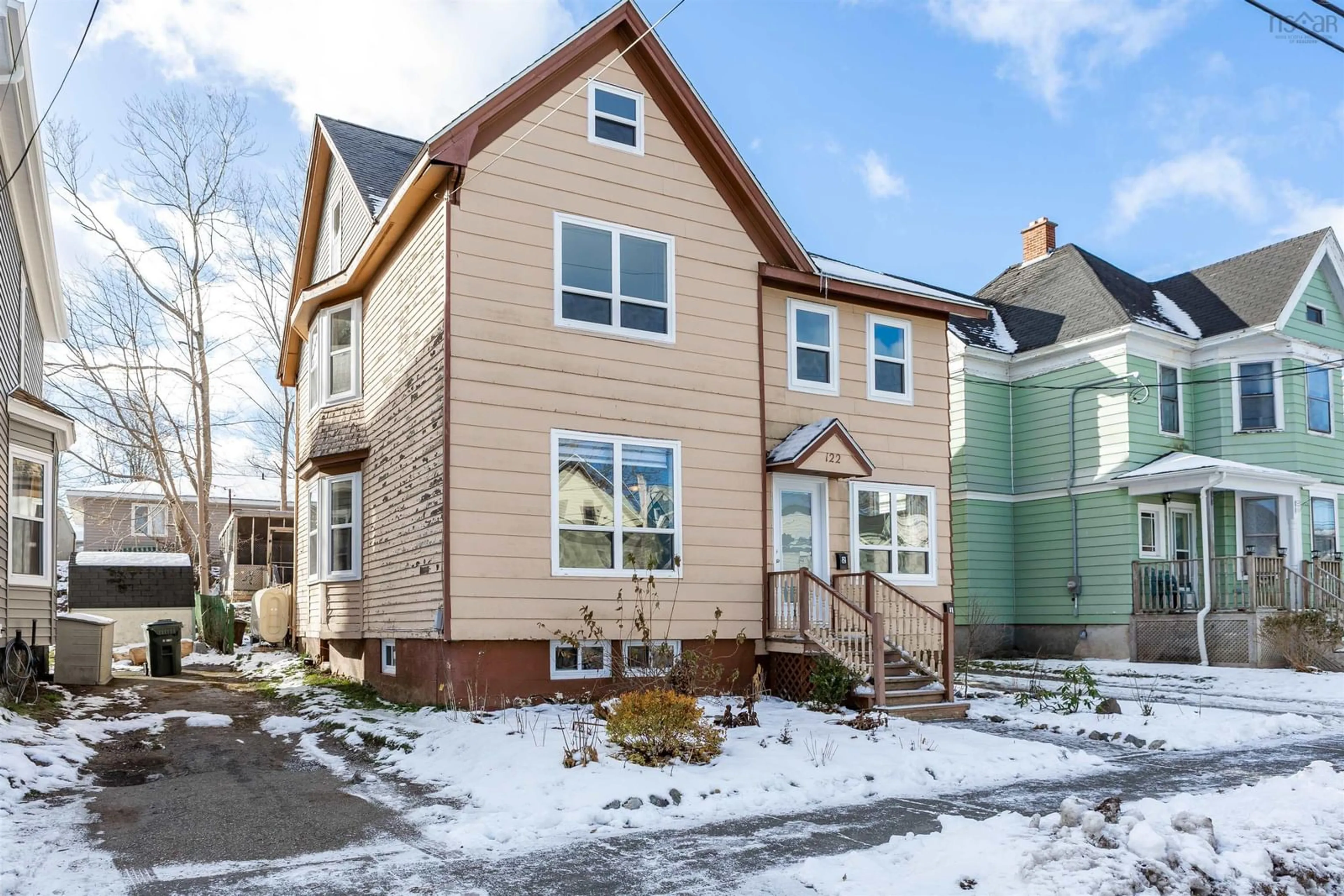 Home with vinyl exterior material, street for 122 George St, Sydney Nova Scotia B1P 1H8