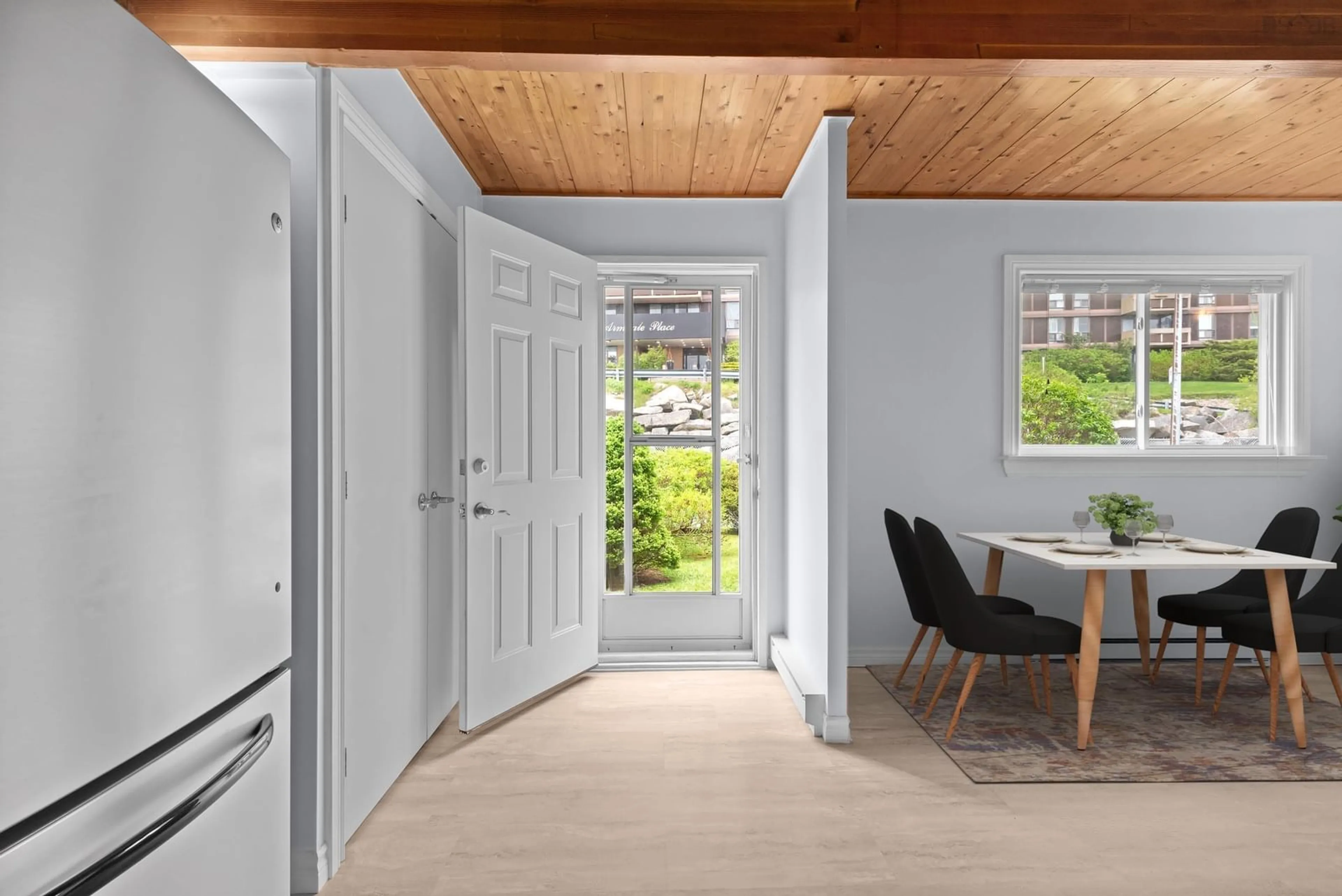 Indoor entryway for 37 Abbey Rd, Halifax Nova Scotia B3P 2L5