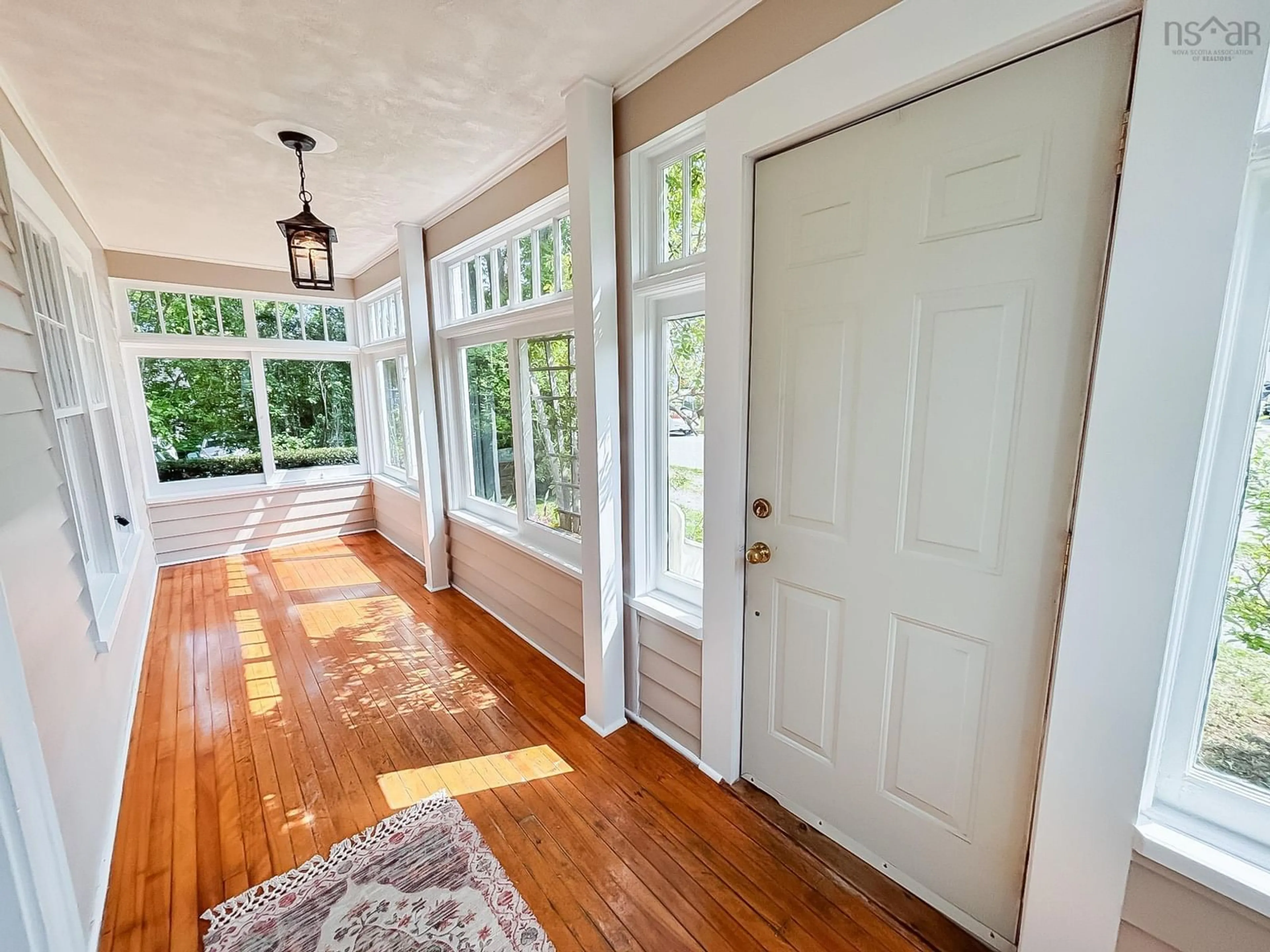 Indoor entryway for 33 St Andrews St, Bridgewater Nova Scotia B4V 2E1