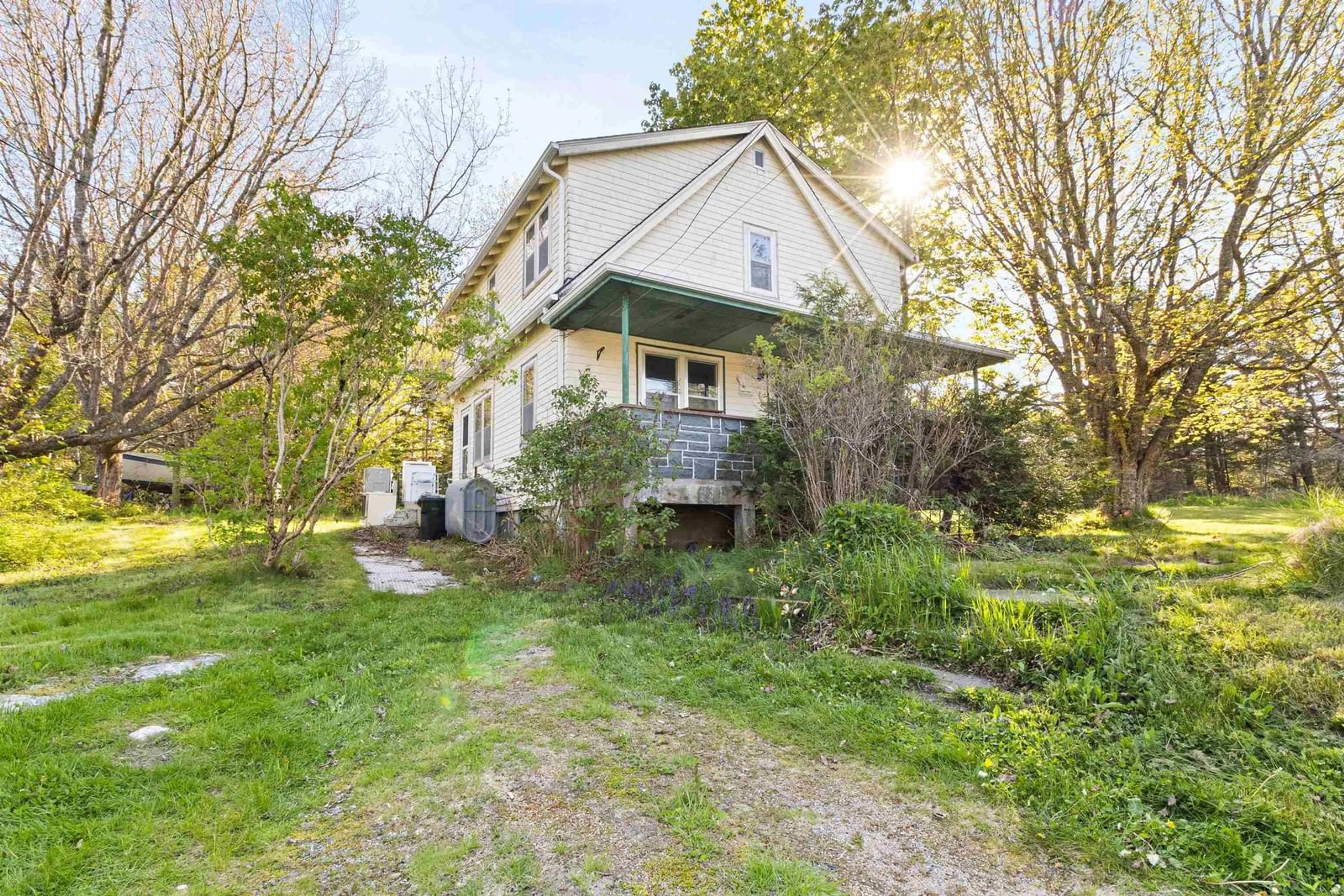 A pic from outside/outdoor area/front of a property/back of a property/a pic from drone, street for 210 Island View Dr, Boutiliers Point Nova Scotia B3Z 1S3