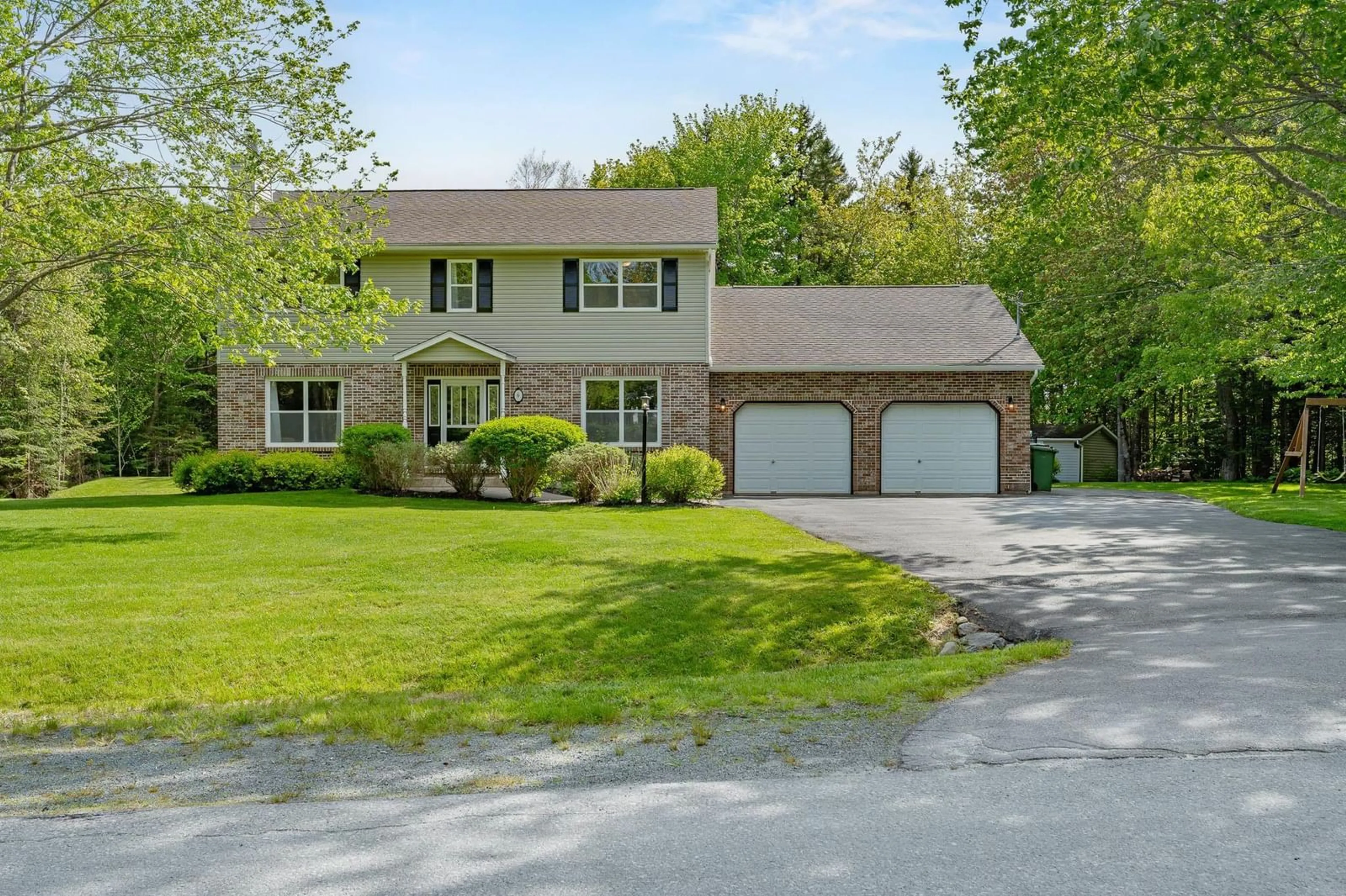Unknown for 6 Hampton Crt, Halifax Nova Scotia B2T 1E7