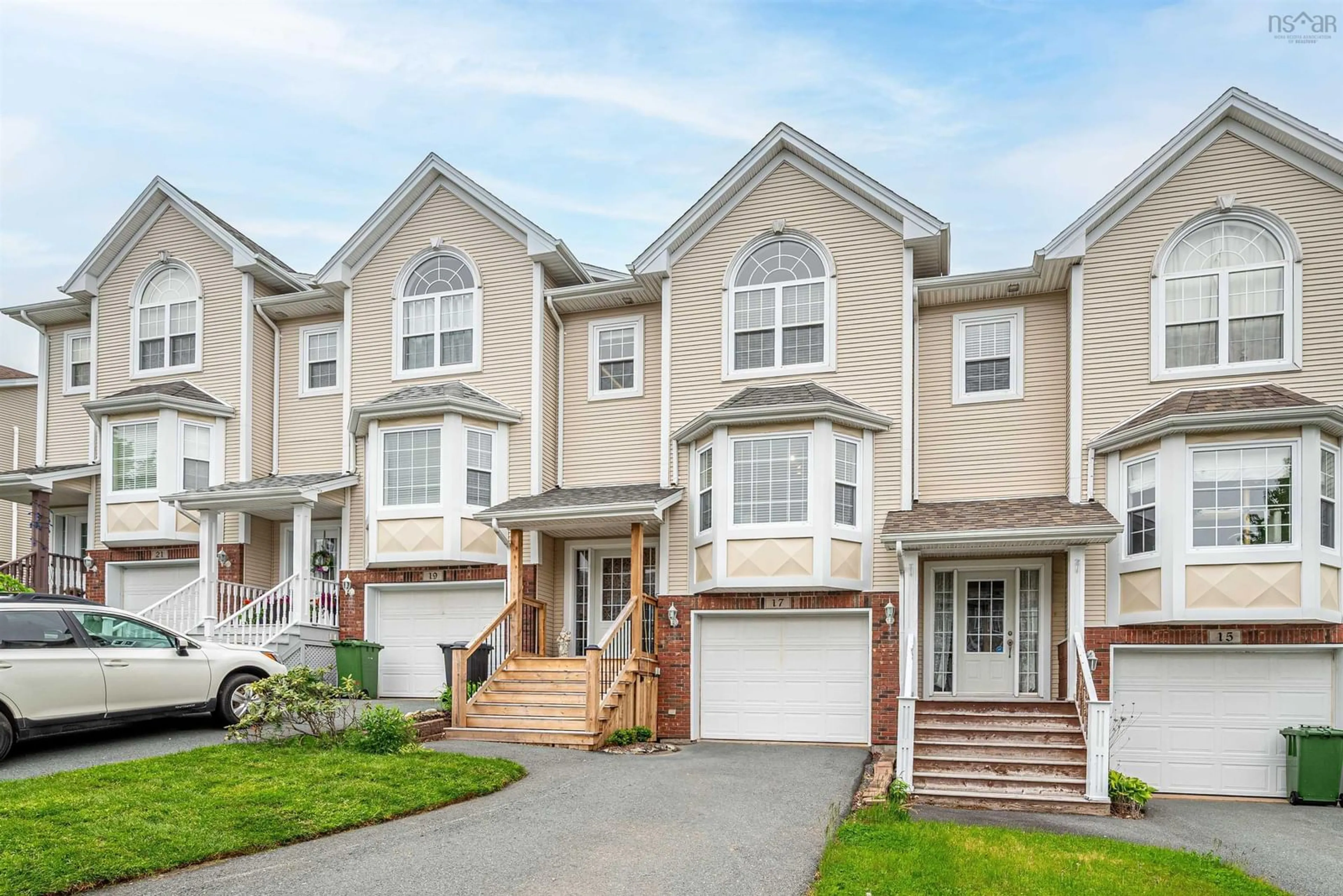 Home with vinyl exterior material, street for 17 Bosun Run, Halifax Nova Scotia B3M 4W3