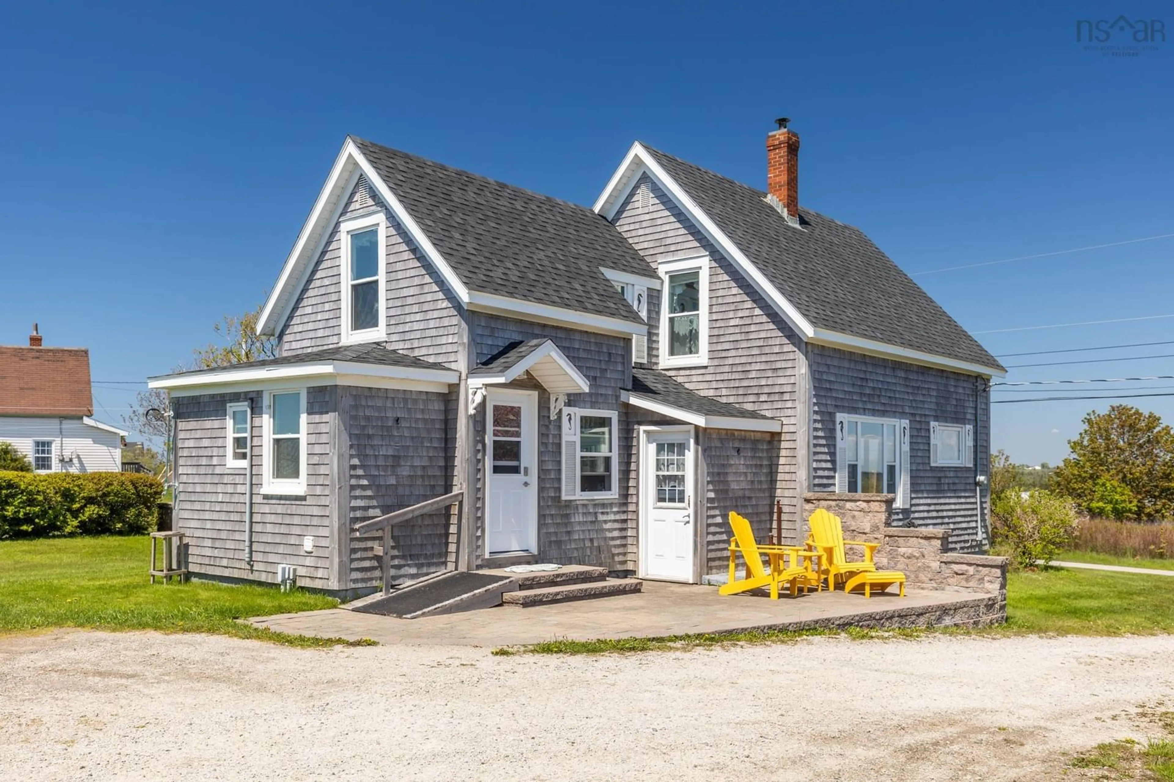 Home with vinyl exterior material, street for 740 Pembroke Rd, Pembroke Nova Scotia B5A 5H3
