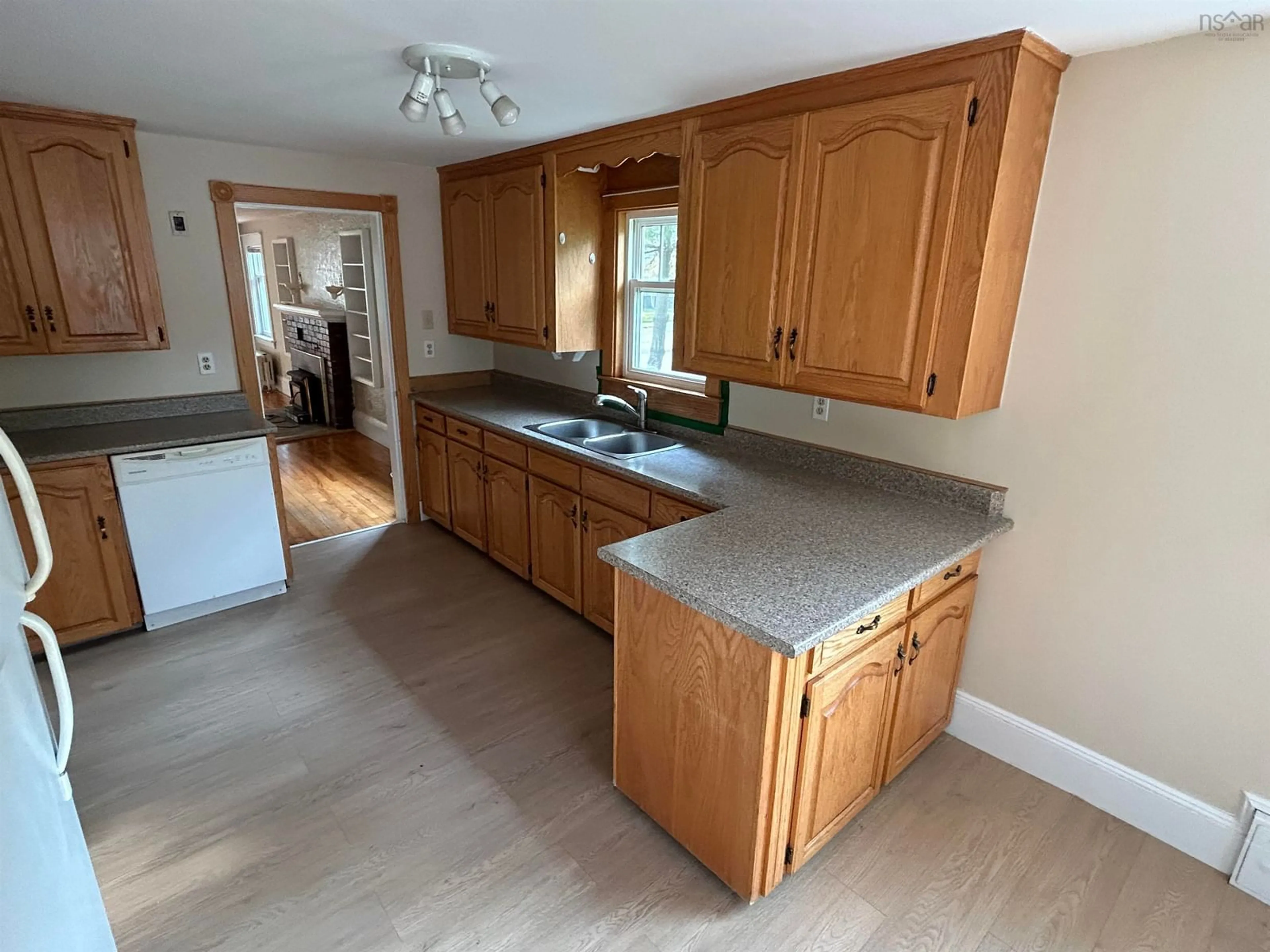 Standard kitchen, unknown for 25 Cumberland St, Yarmouth Nova Scotia B5A 1C9