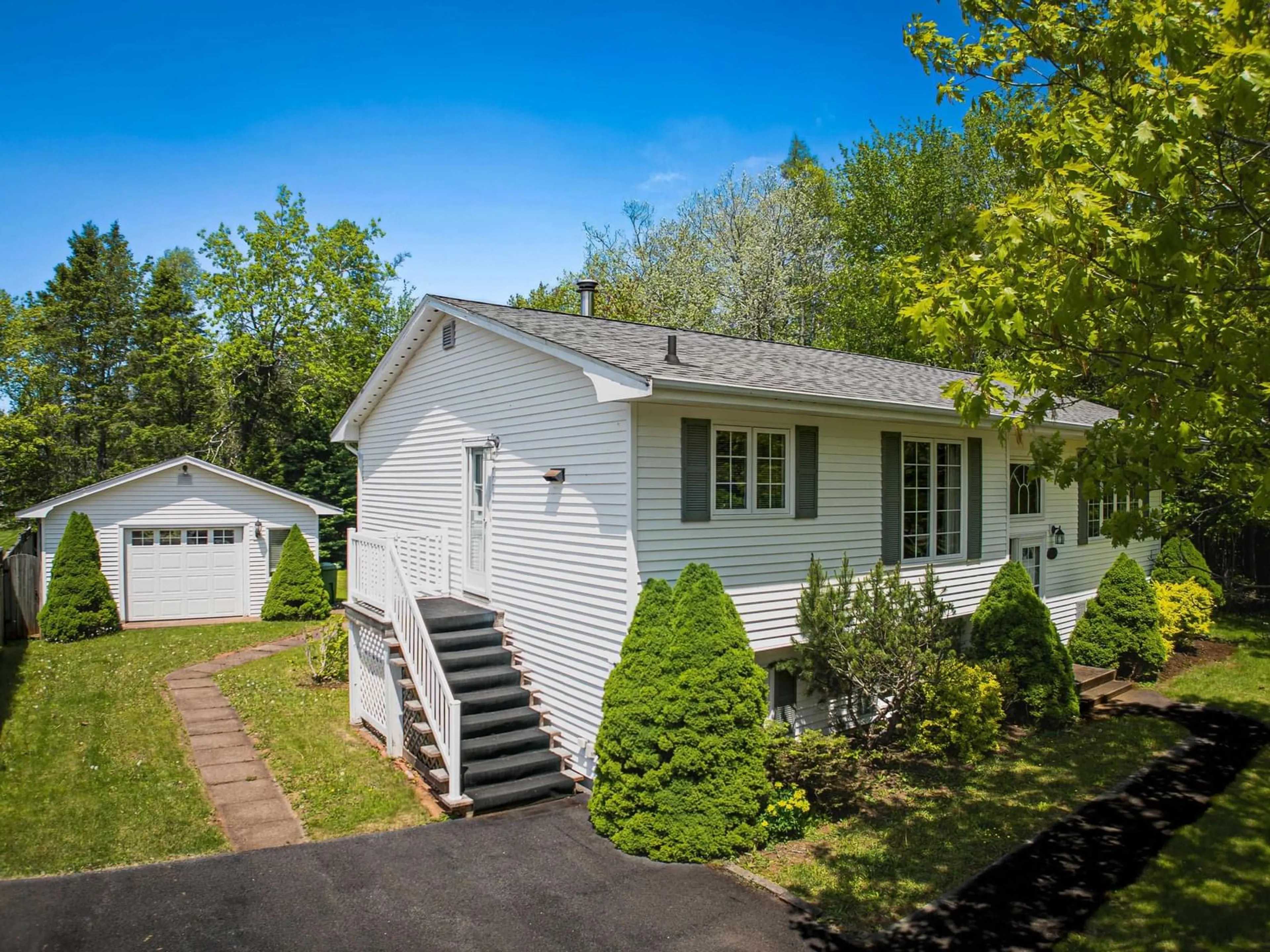 Home with vinyl exterior material, street for 331 Upham Dr, Truro Nova Scotia B2N 5K2