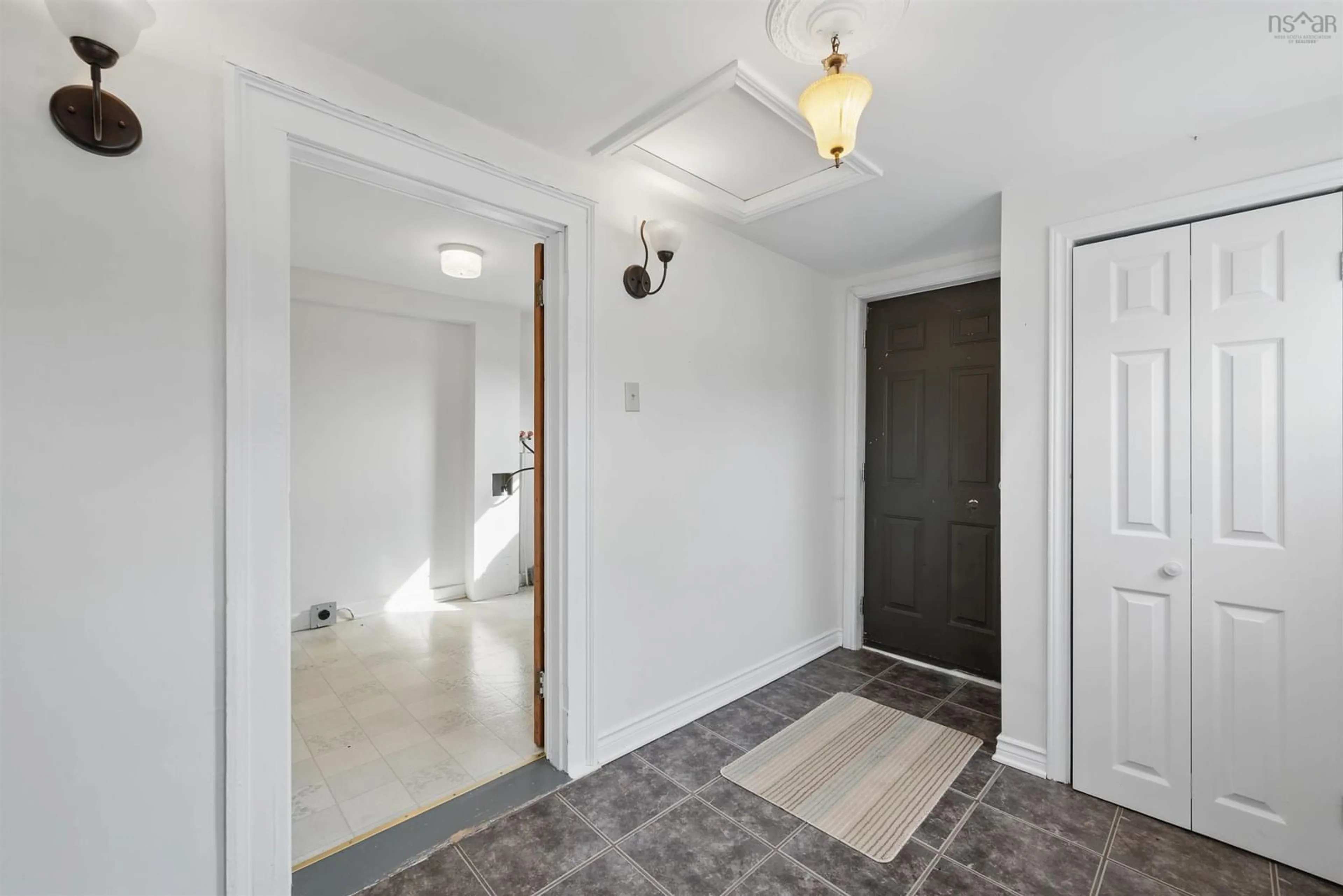 Indoor entryway for 5991 Highway 1, Ellershouse Nova Scotia B0N 1L0