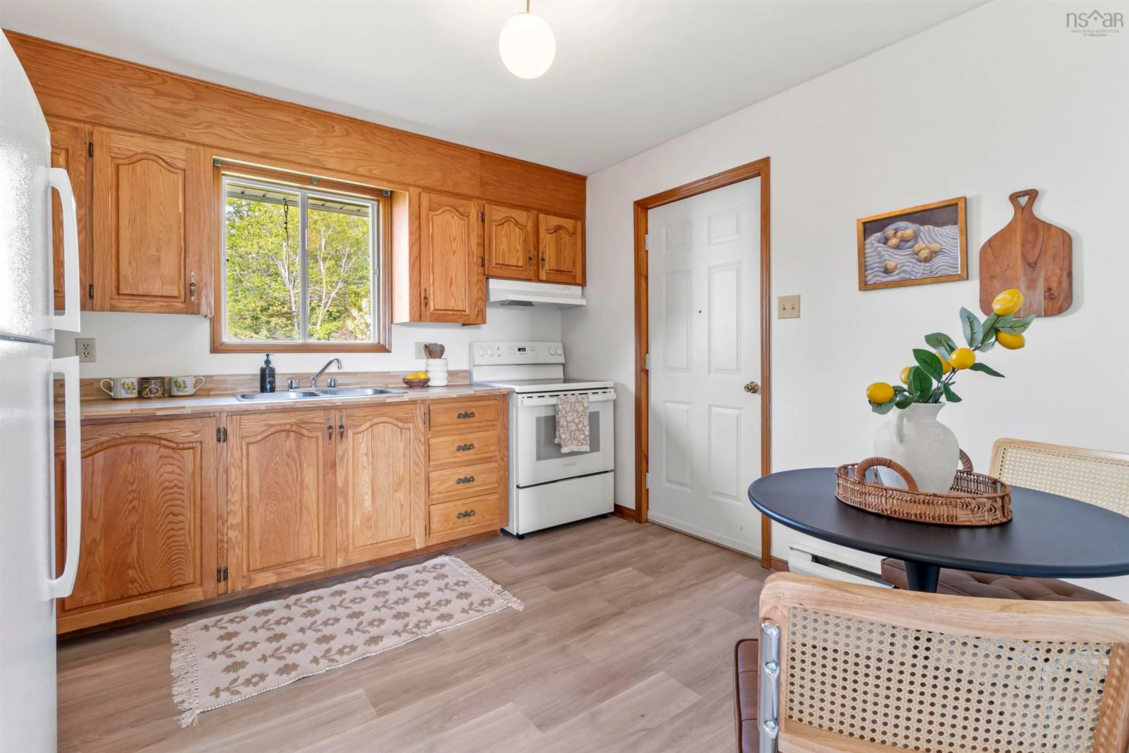 Standard kitchen, unknown for 32 Stratford Dr, Cole Harbour Nova Scotia B2V 2M7
