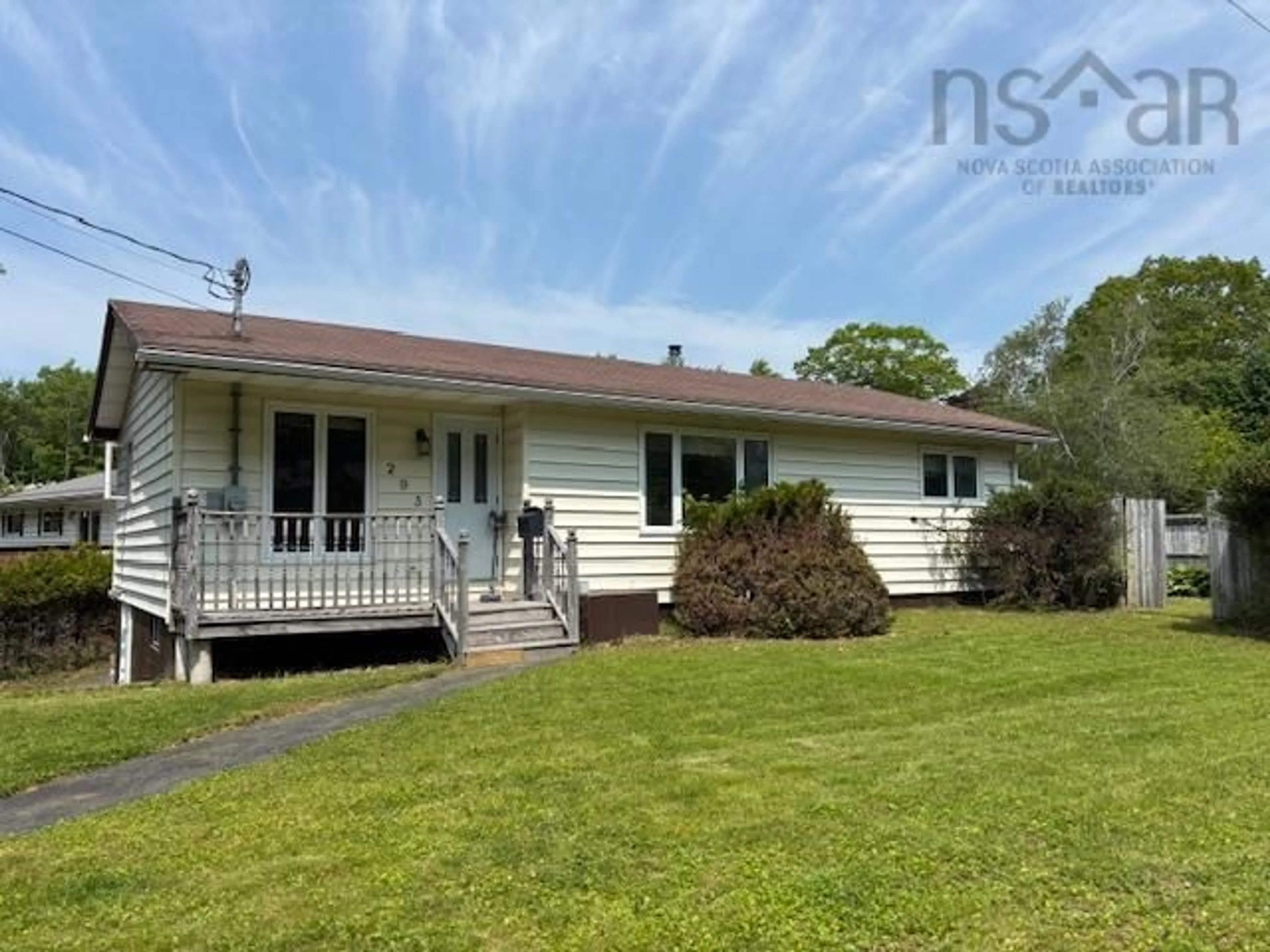 A pic from outside/outdoor area/front of a property/back of a property/a pic from drone, unknown for 293 Kydd St, Bridgewater Nova Scotia B4V 3H2