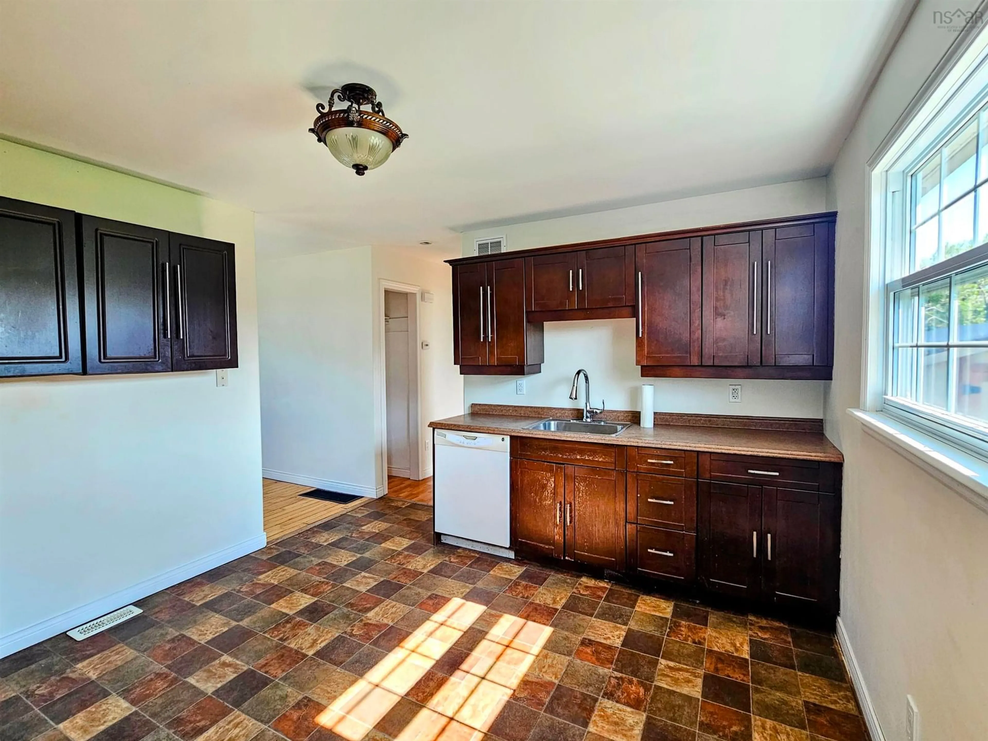 Standard kitchen, unknown for 66 Henry St, Dominion Nova Scotia B1G 1G7