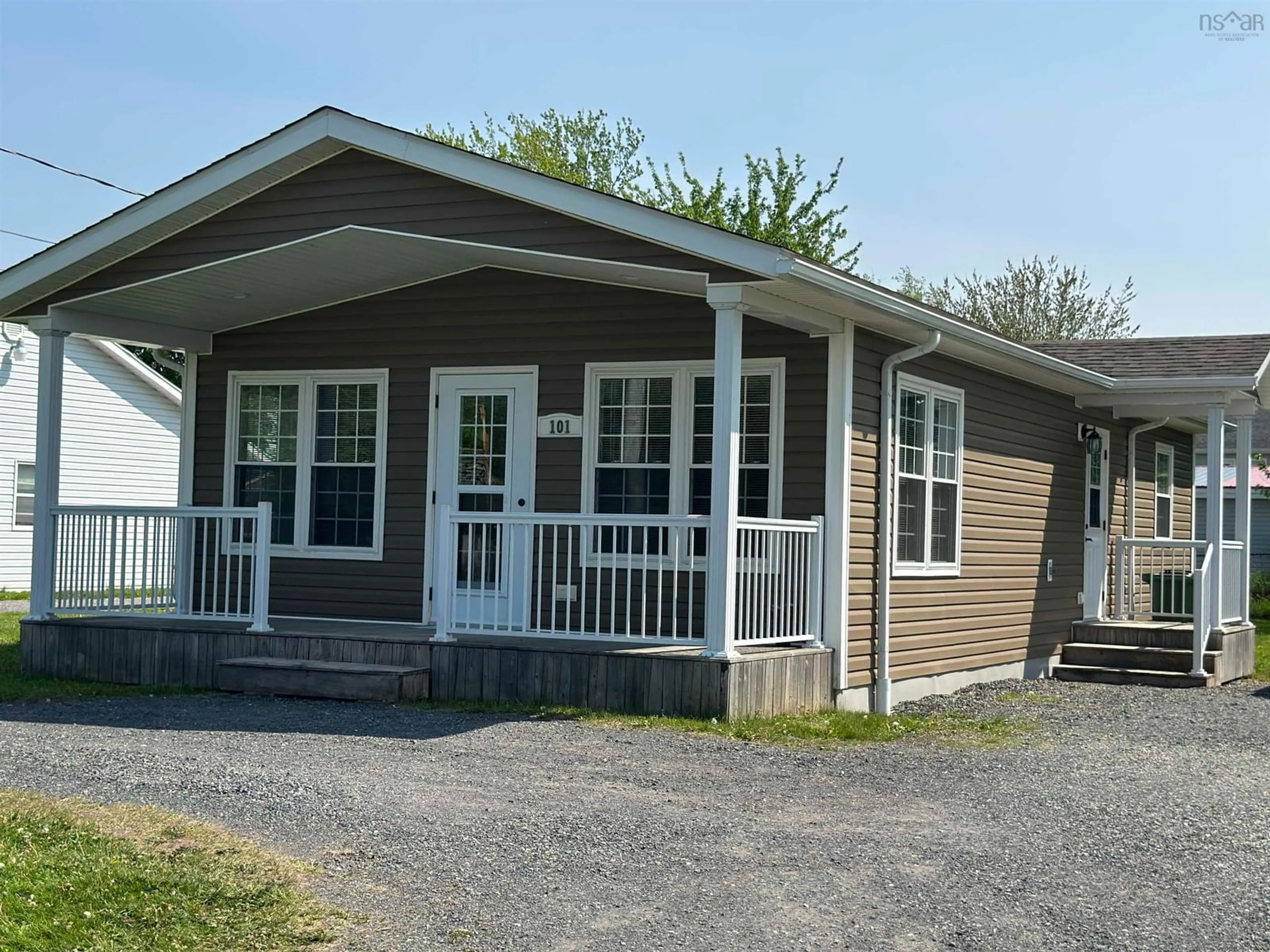Home with vinyl exterior material, street for 101 Acadia Ave, Stellarton Nova Scotia B0K 1S0