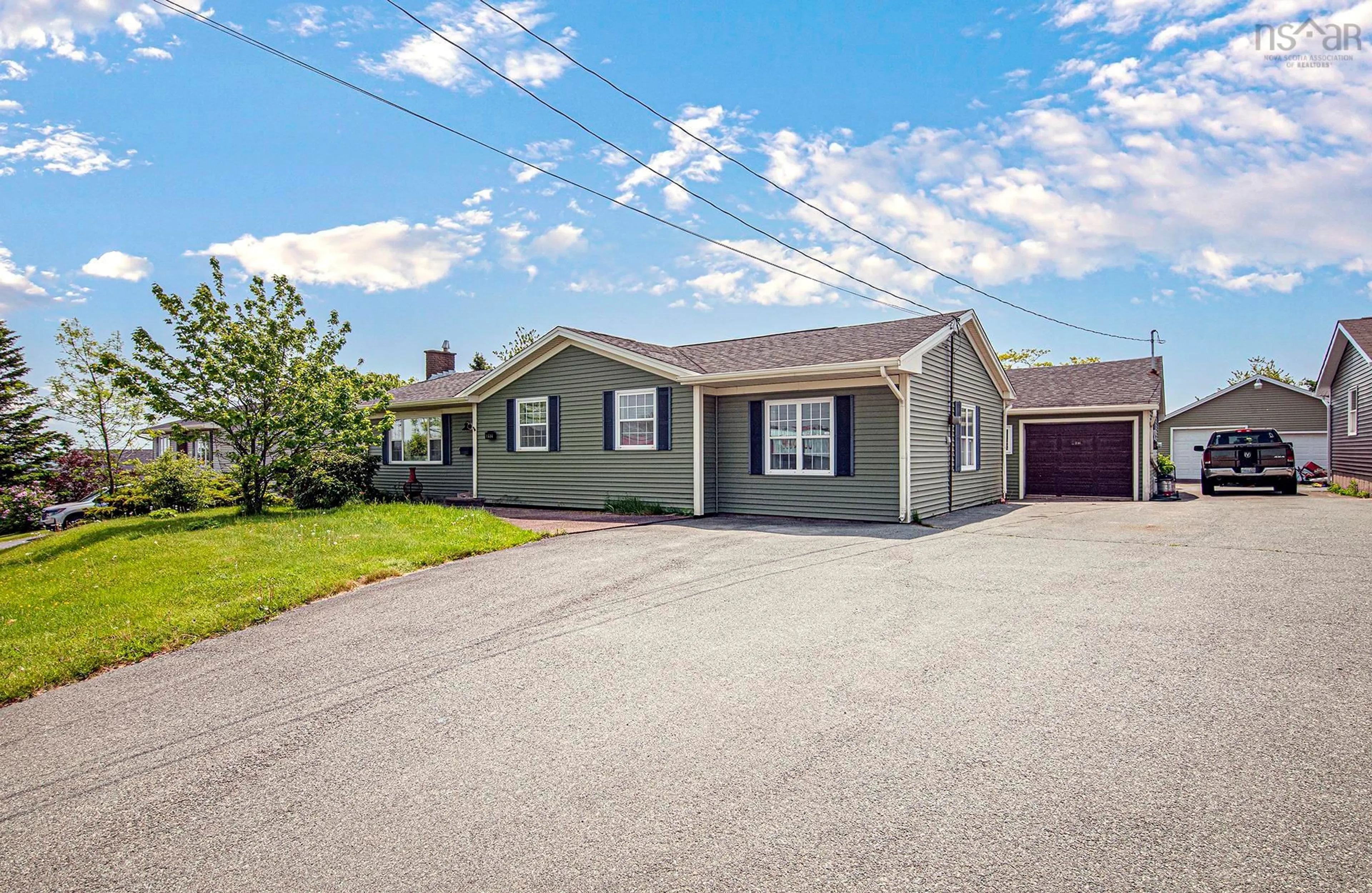 Unknown for 892 Portland St, Dartmouth Nova Scotia B2W 2N3