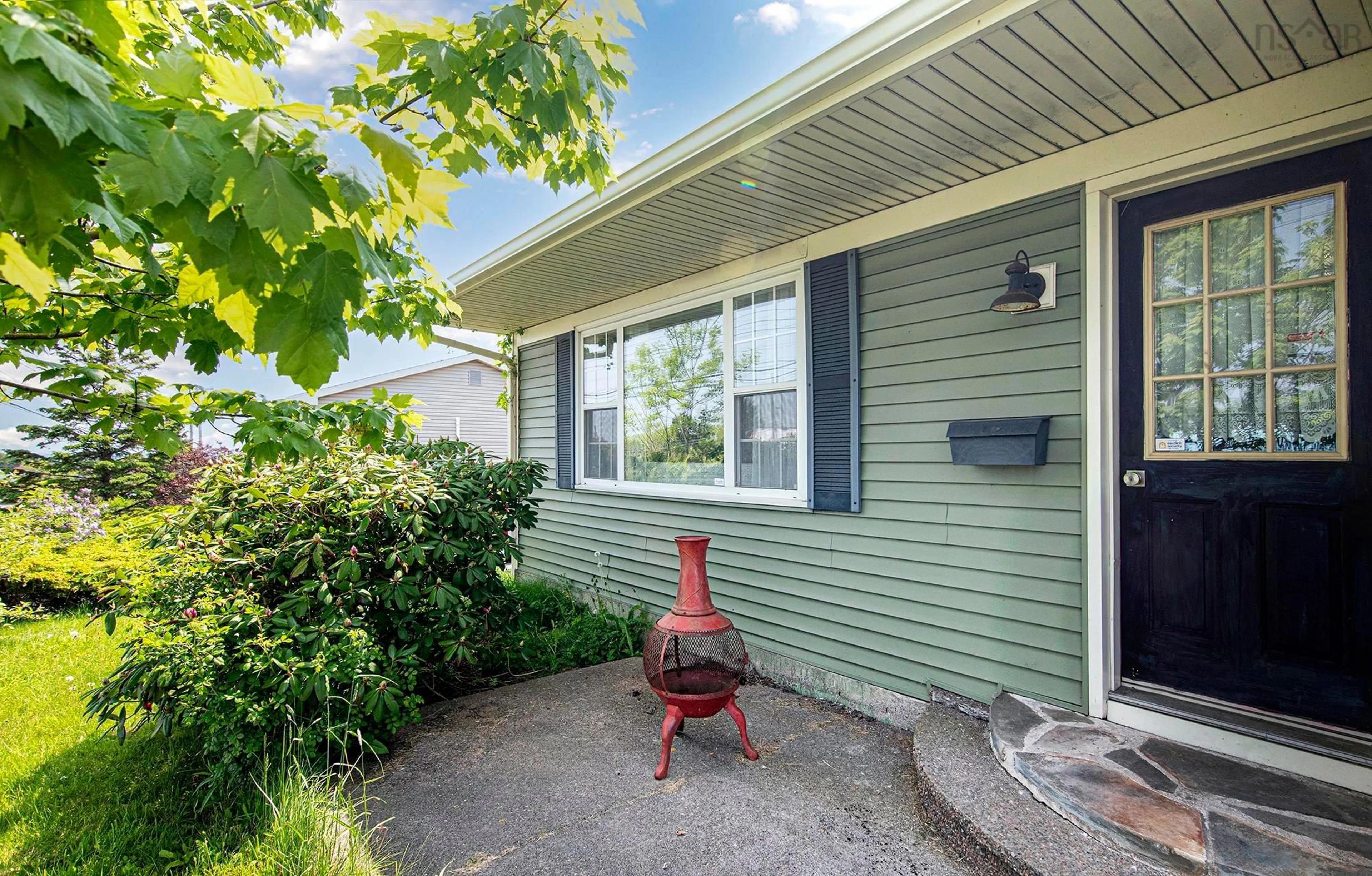 Unknown for 892 Portland St, Dartmouth Nova Scotia B2W 2N3