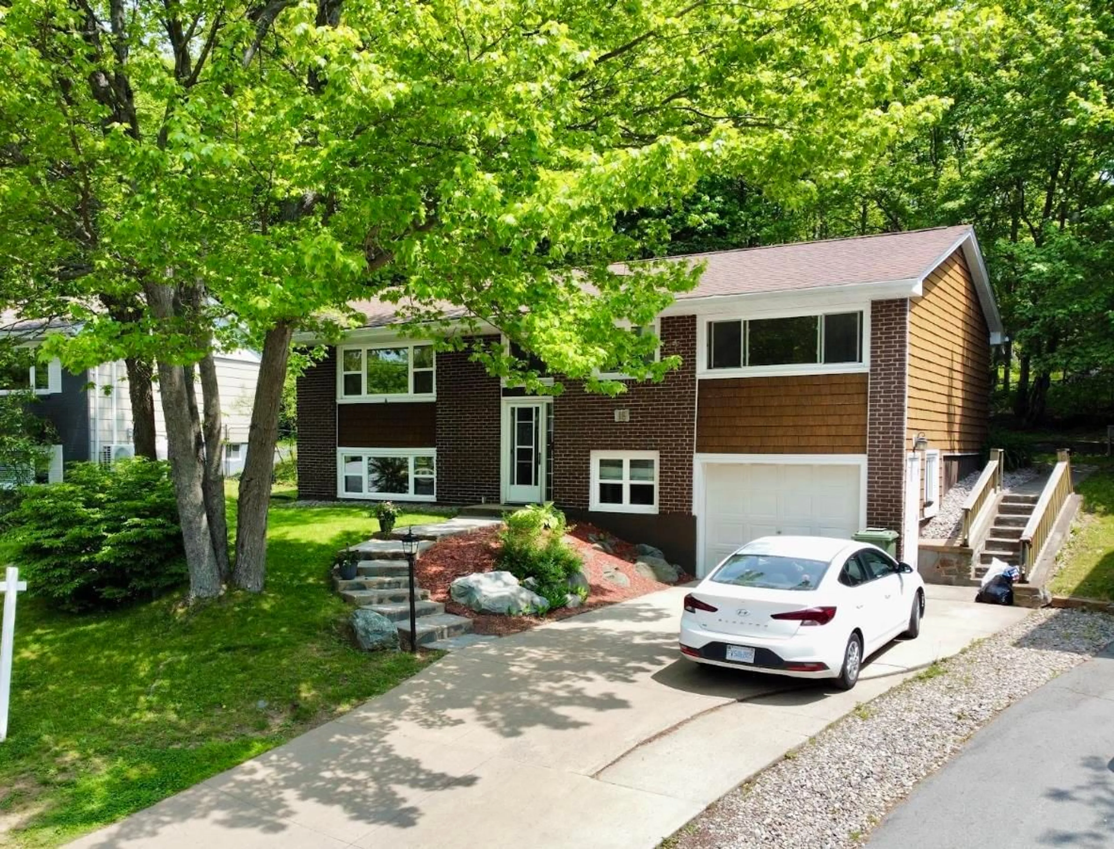 Unknown for 18 Landrace Cres, Dartmouth Nova Scotia B2W 2P9