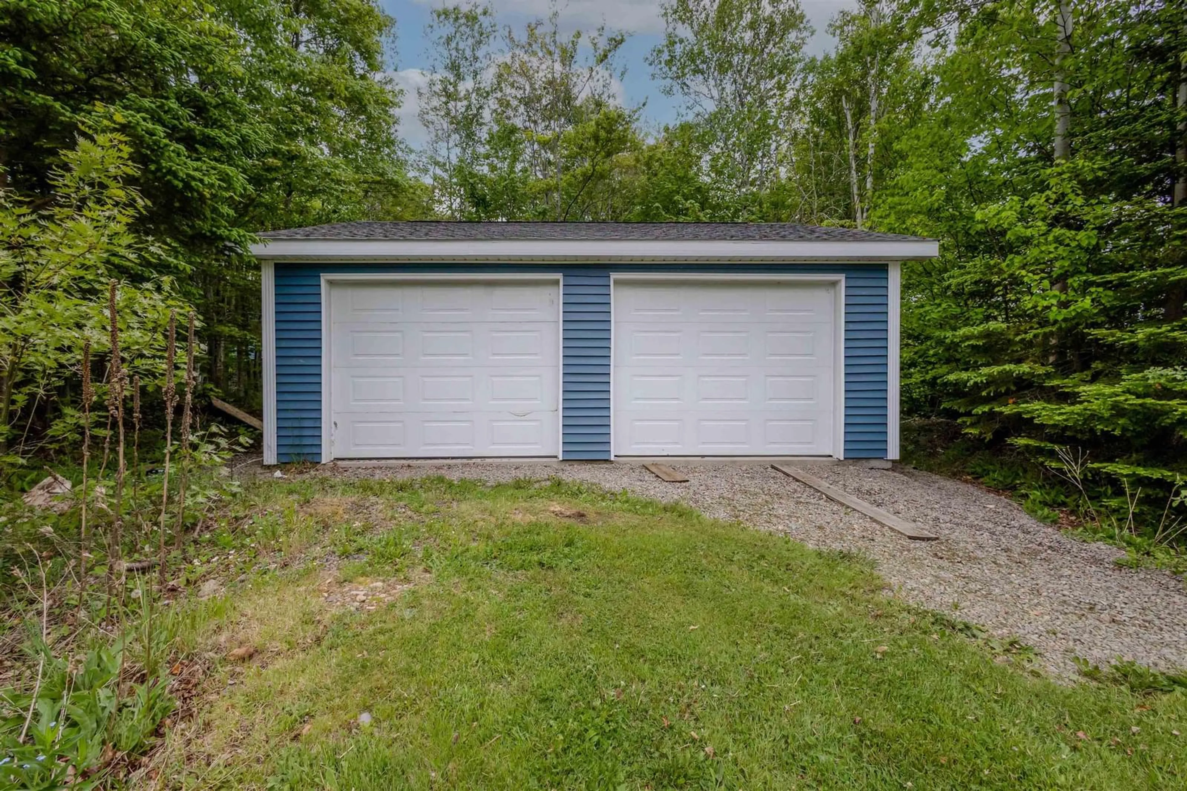 Indoor garage for 7 Delta Dr, Howie Centre Nova Scotia B1L 1G9