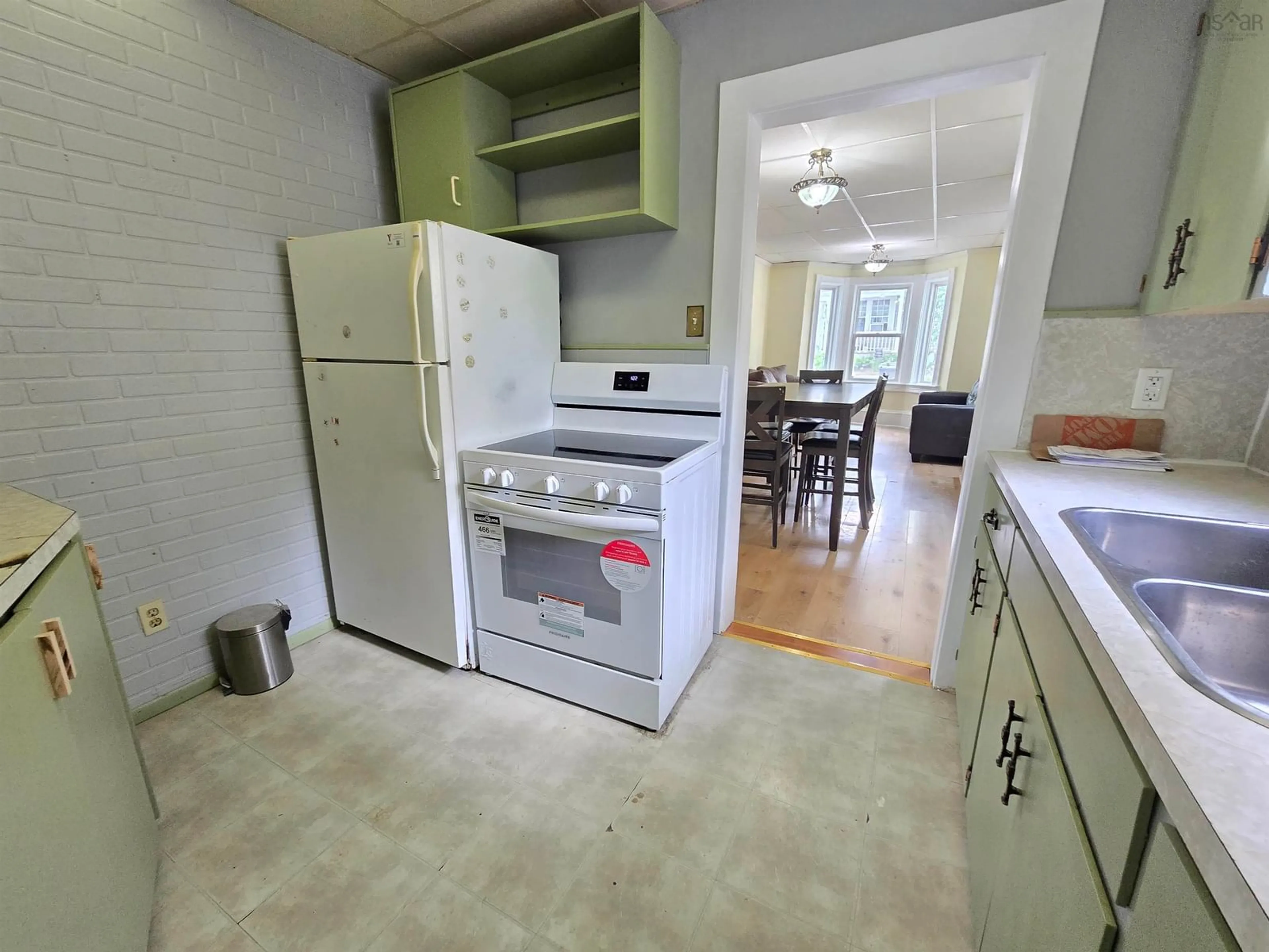 Standard kitchen, unknown for 459 Bentinck St, Sydney Nova Scotia B1S 2Y8