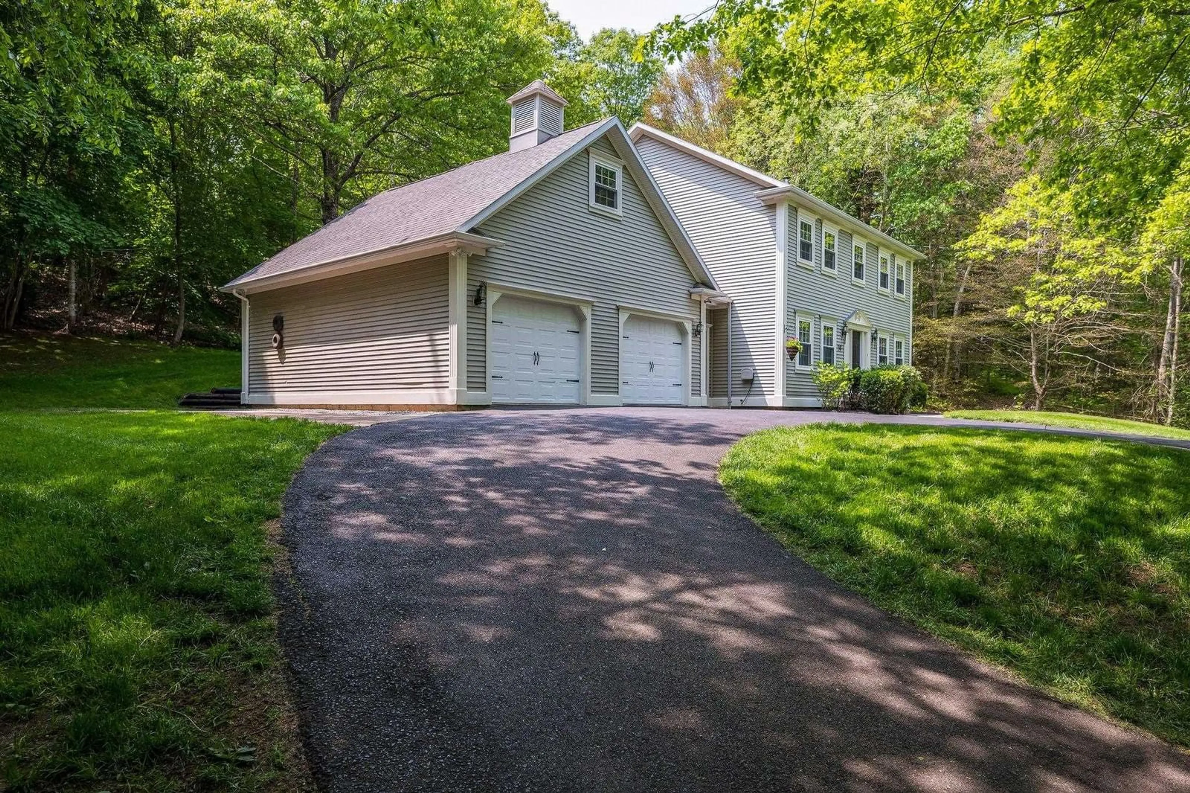 Home with vinyl exterior material, street for 58 Highland Ave, New Minas Nova Scotia B4N 3J5