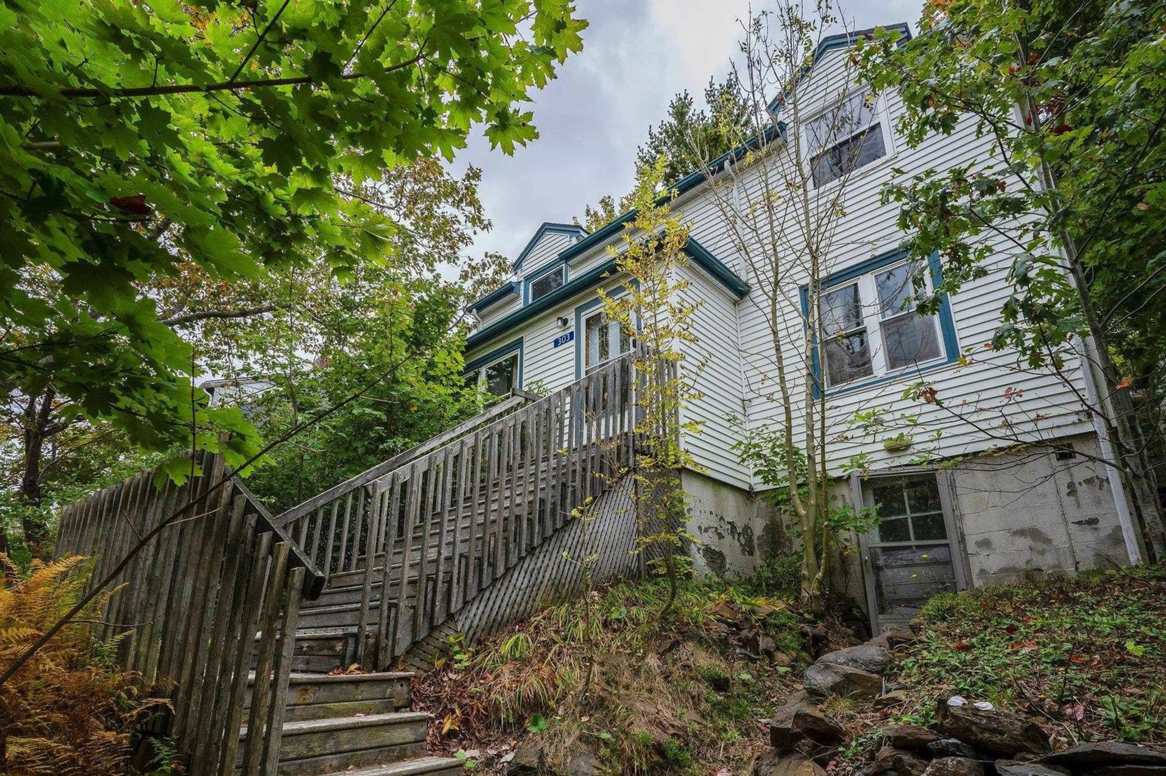 Stairs for 303 St. Margaret's Bay Rd, Halifax Nova Scotia B3N 1J8