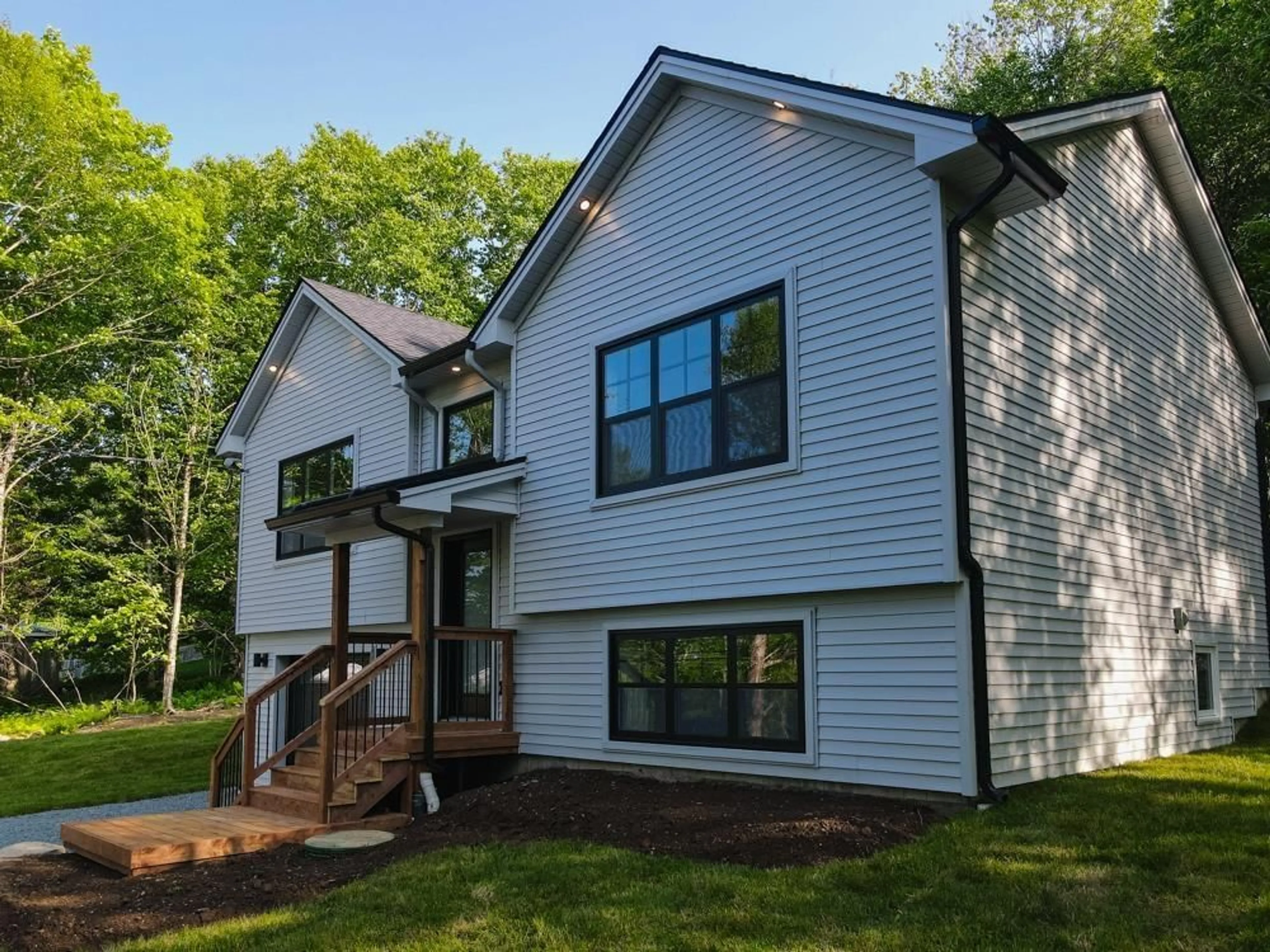 Home with vinyl exterior material, unknown for 1112 Highway 1, Mount Uniacke Nova Scotia B0N 1Z0