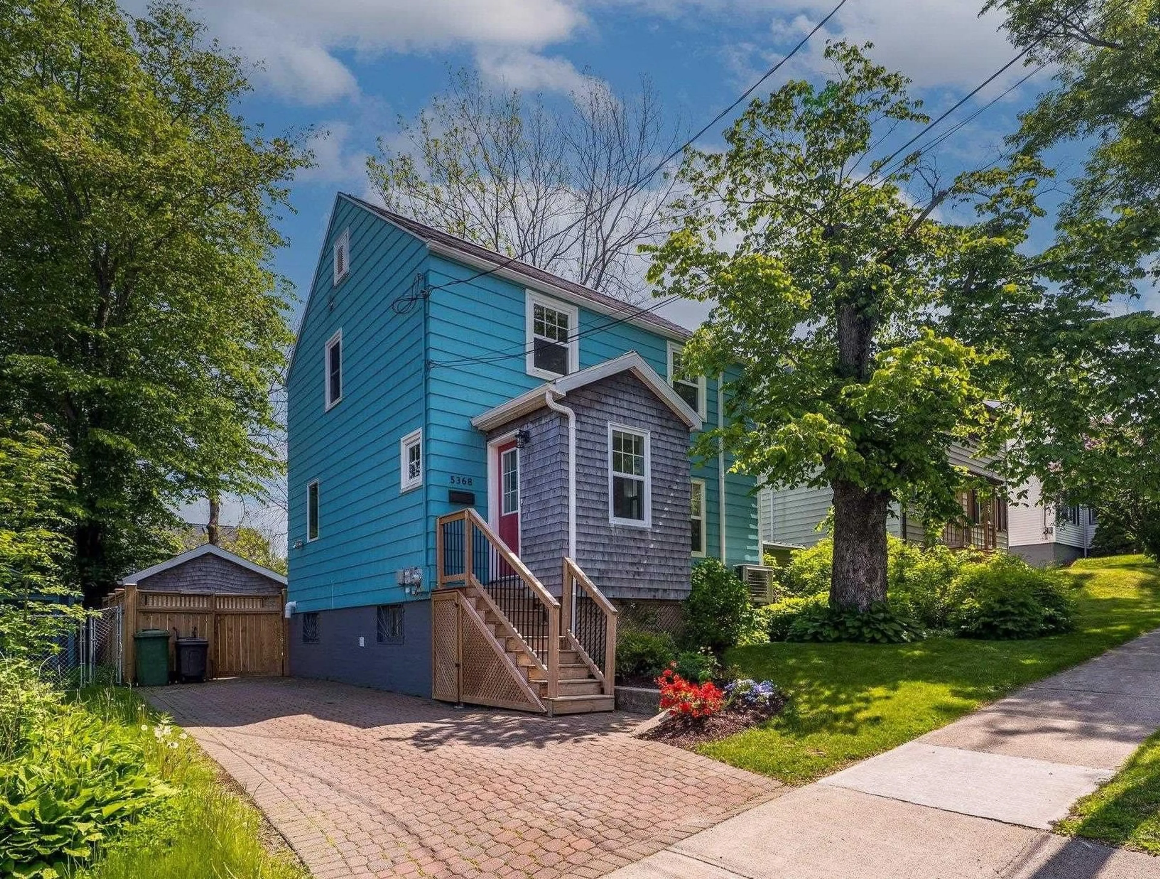 Home with vinyl exterior material, street for 5368 Duffus St, Halifax Nova Scotia B3K 2M1