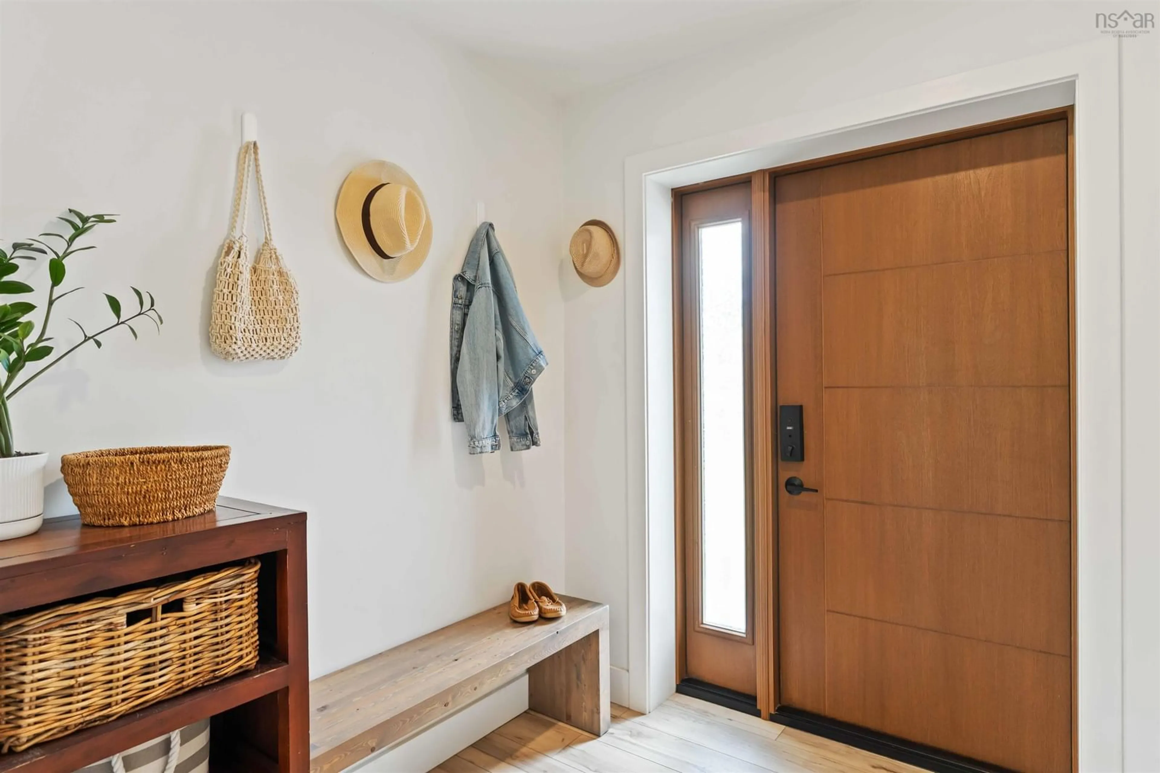 Indoor entryway for 335 Prospect Ave, Kentville Nova Scotia B4N 5R4