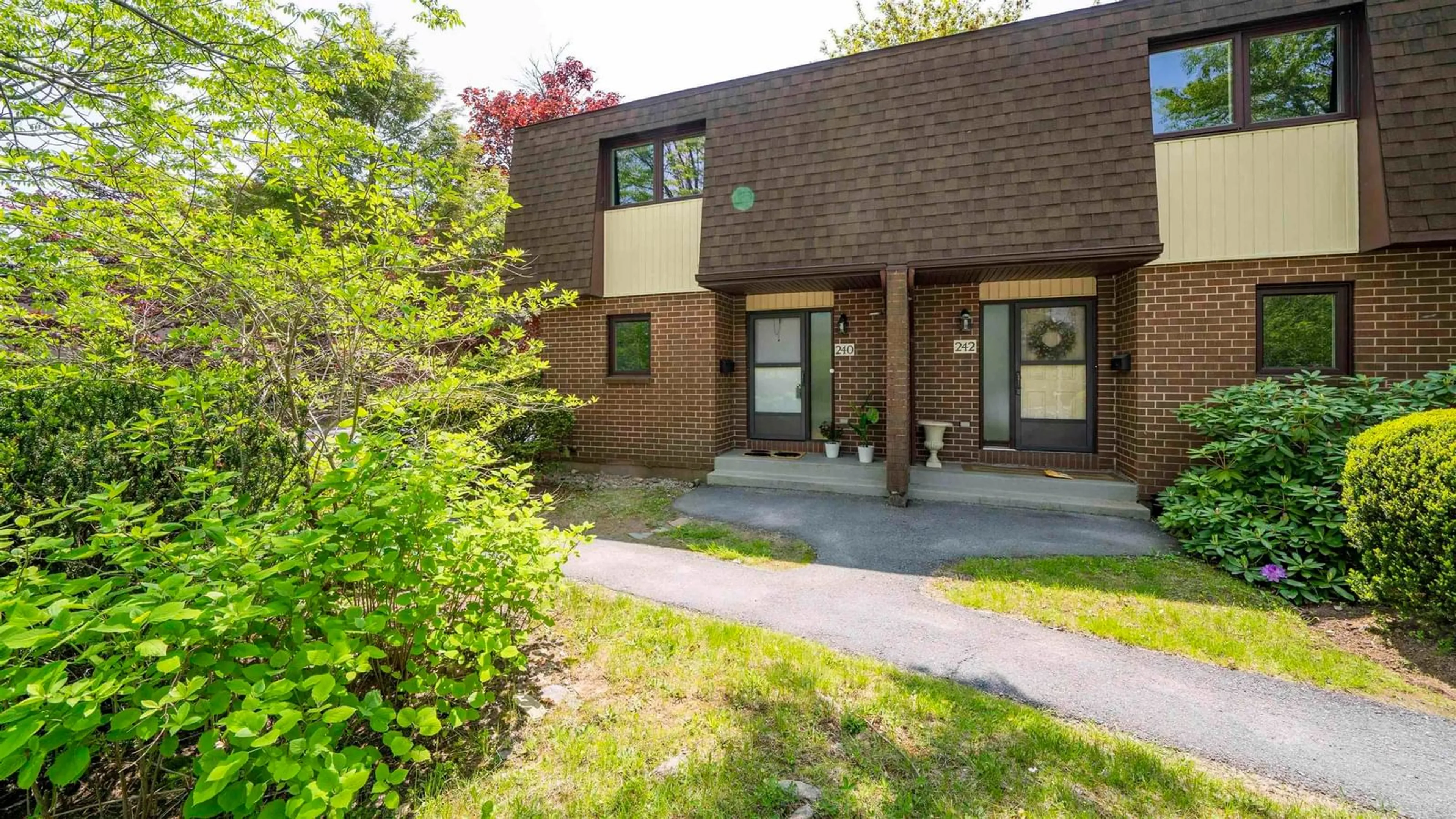 Unknown for 240 Willett St, Halifax Nova Scotia B3M 3C8