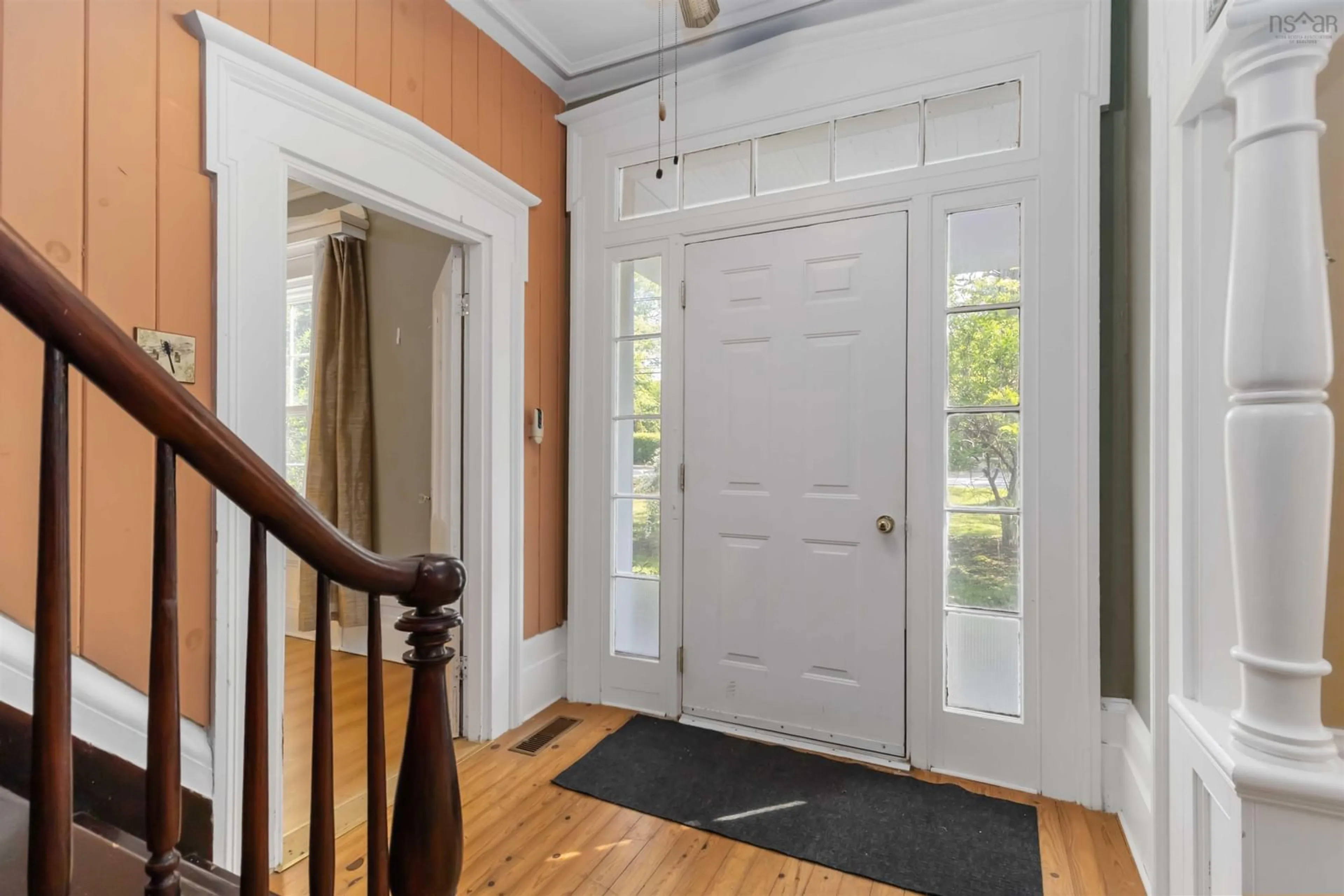 Indoor entryway for 370 Highway 8, Milton Nova Scotia B0T 1P0