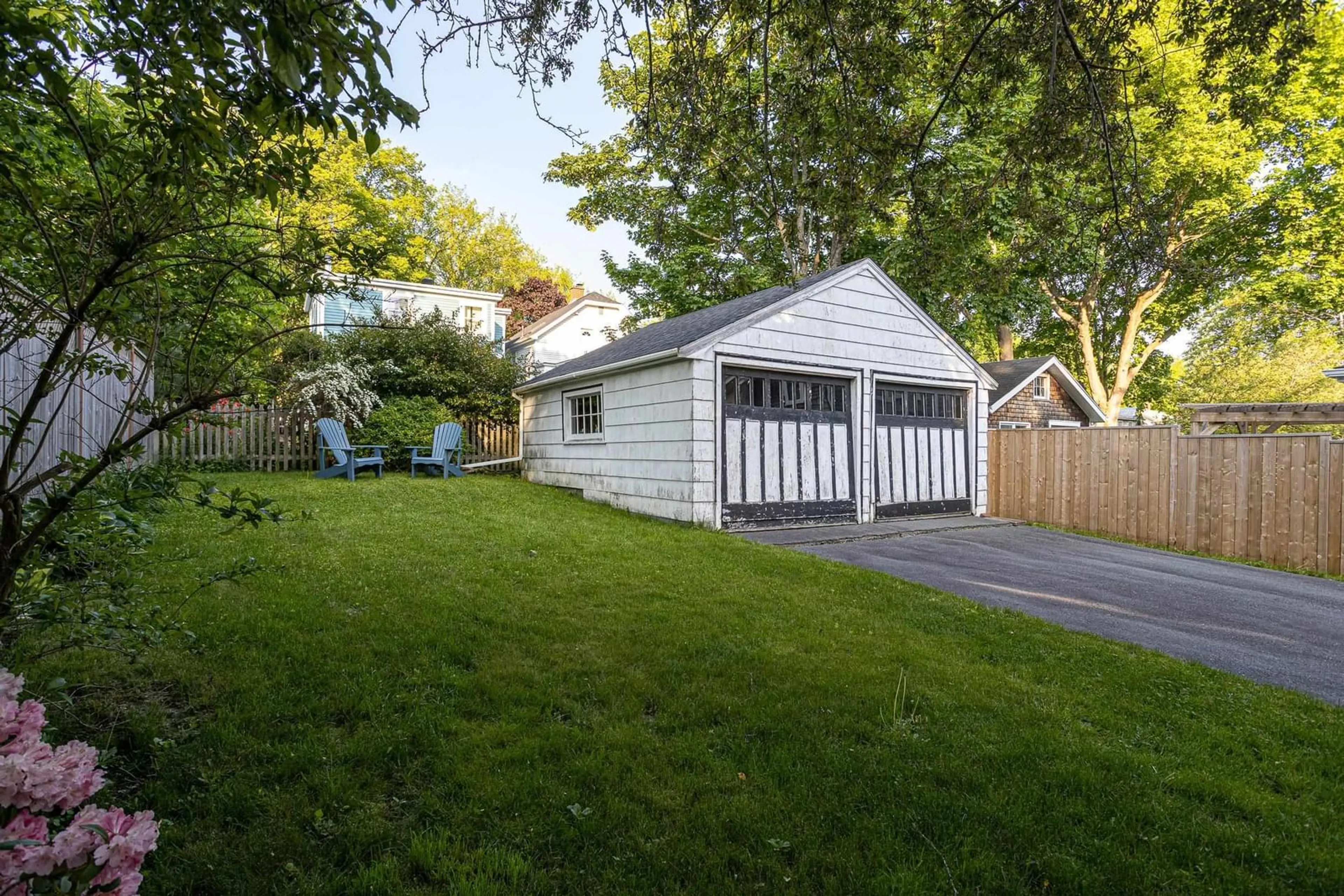 Shed for 2075 Poplar St, Halifax Nova Scotia B3L 2Y6