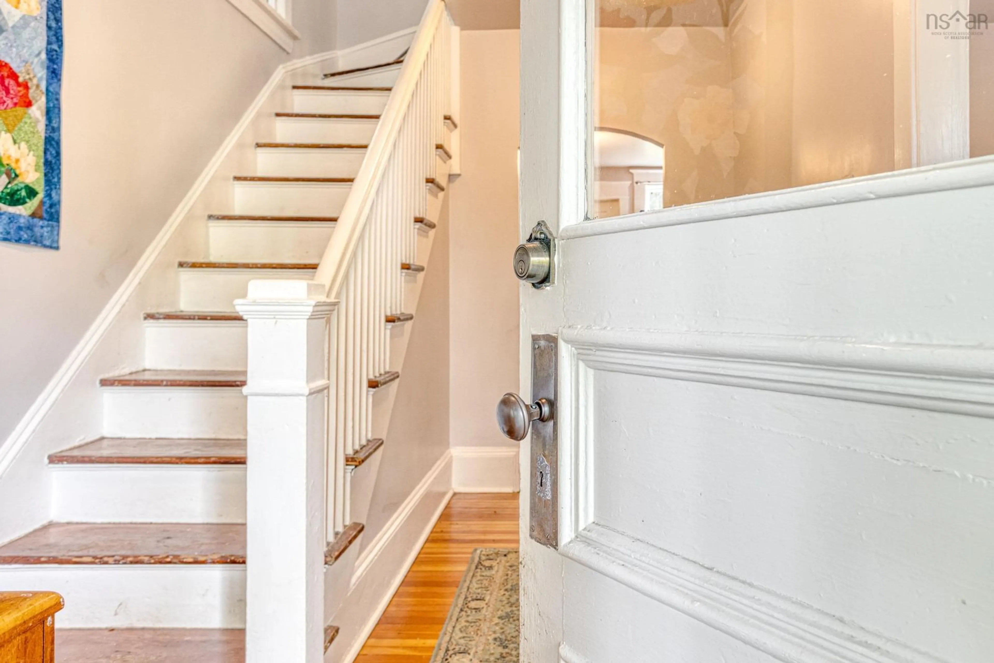 Indoor entryway for 2069 Kline St, Halifax Nova Scotia B3L 2X4