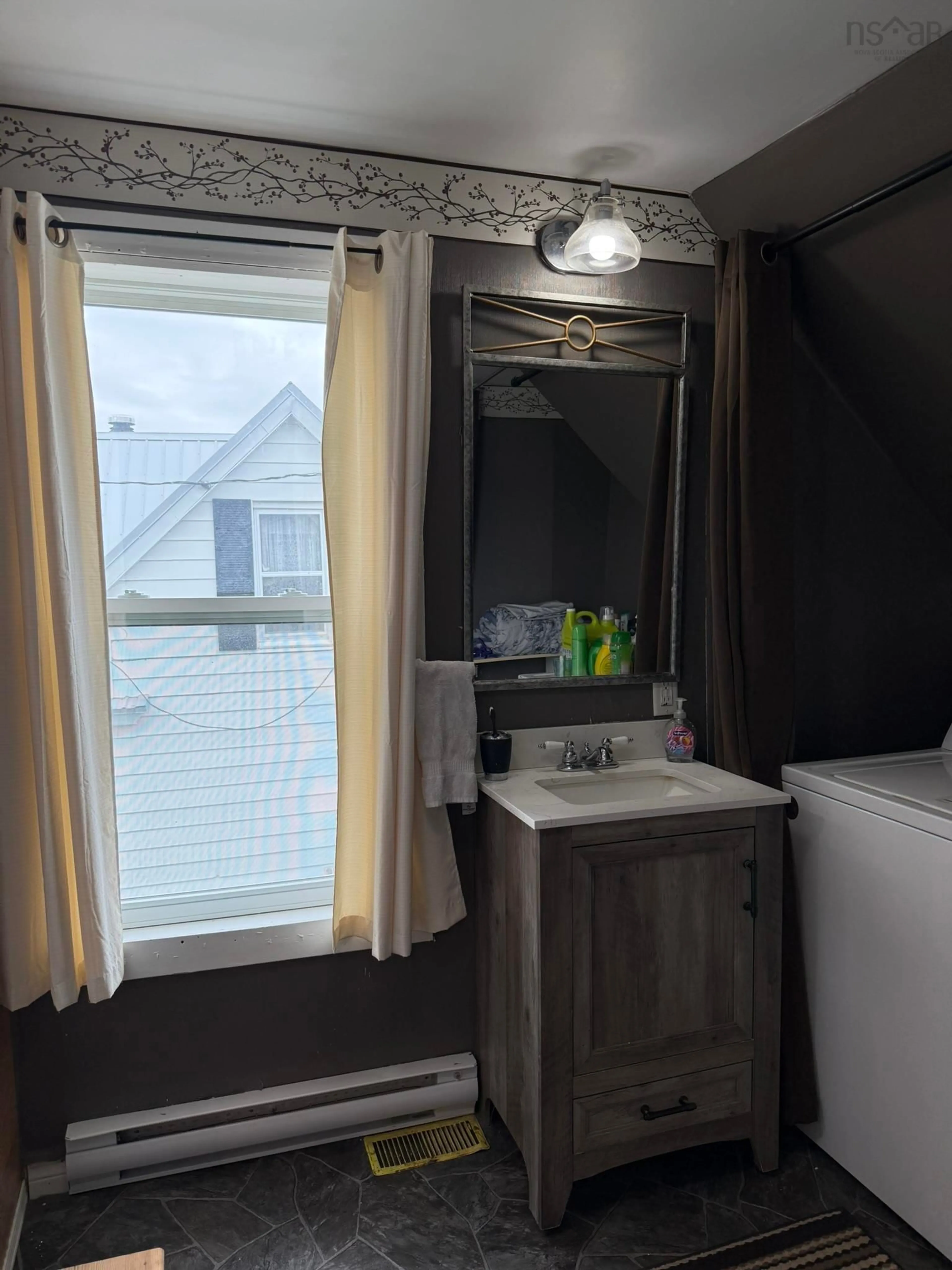 Standard bathroom, unknown for 5 Cornwall St, Amherst Nova Scotia B4H 1H3