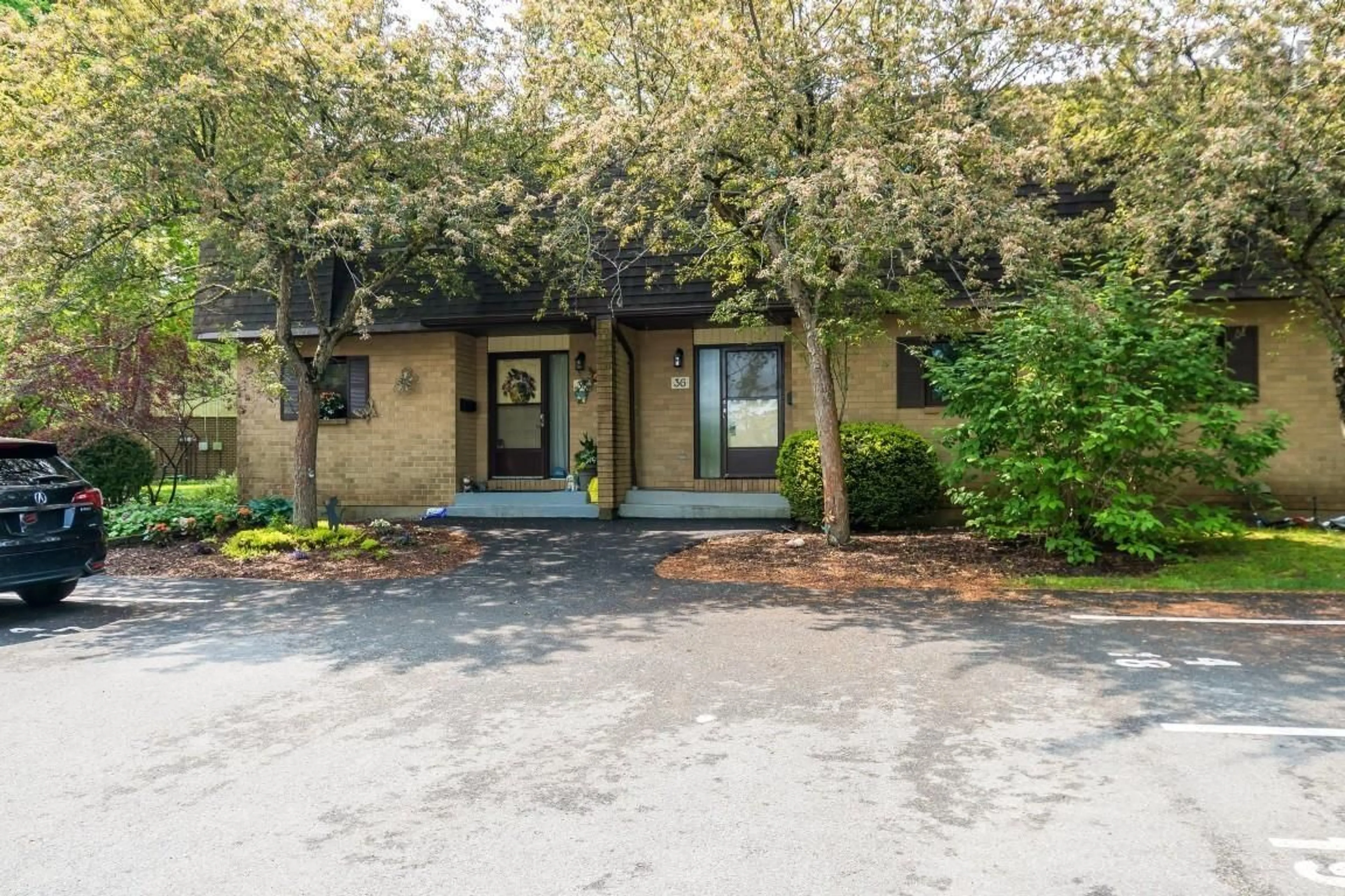 Indoor foyer for 36 Chelsea Lane, Halifax Nova Scotia B3M 1K9