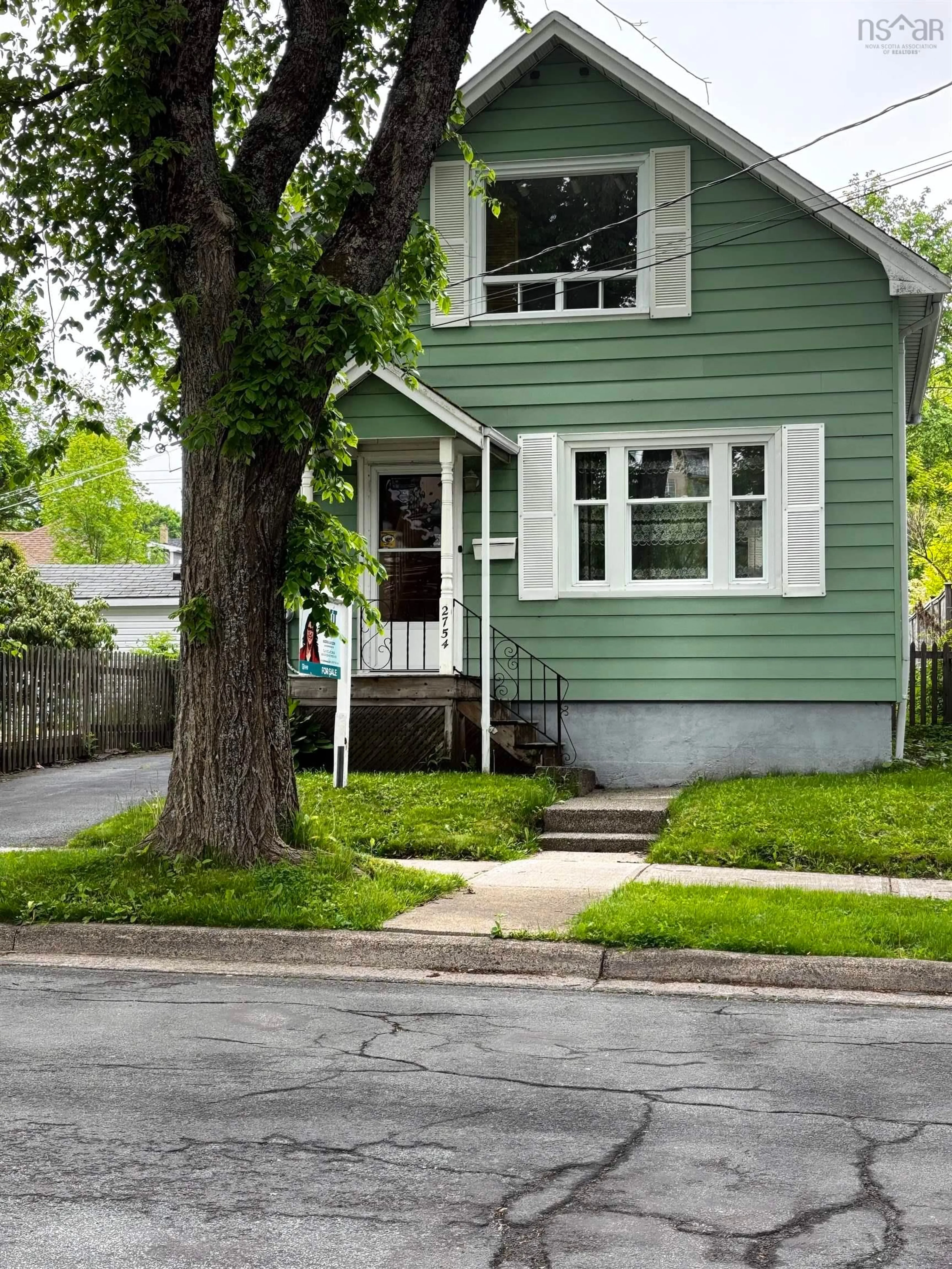 Home with vinyl exterior material, street for 2754 Pacific St, Halifax Nova Scotia B3K 4W7