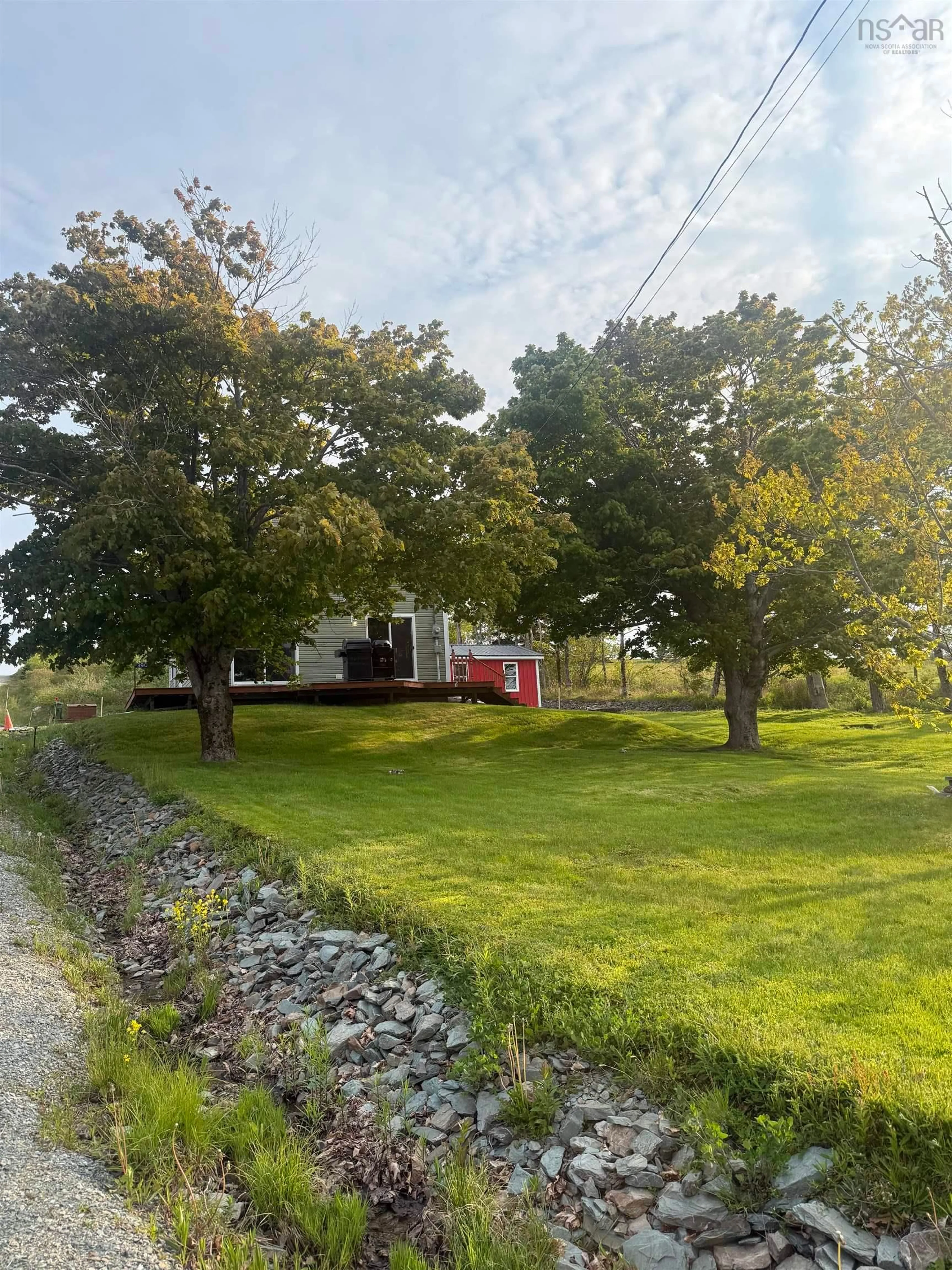 A pic from outside/outdoor area/front of a property/back of a property/a pic from drone, unknown for 390 Sterling St, Canso Nova Scotia B0H 1H0