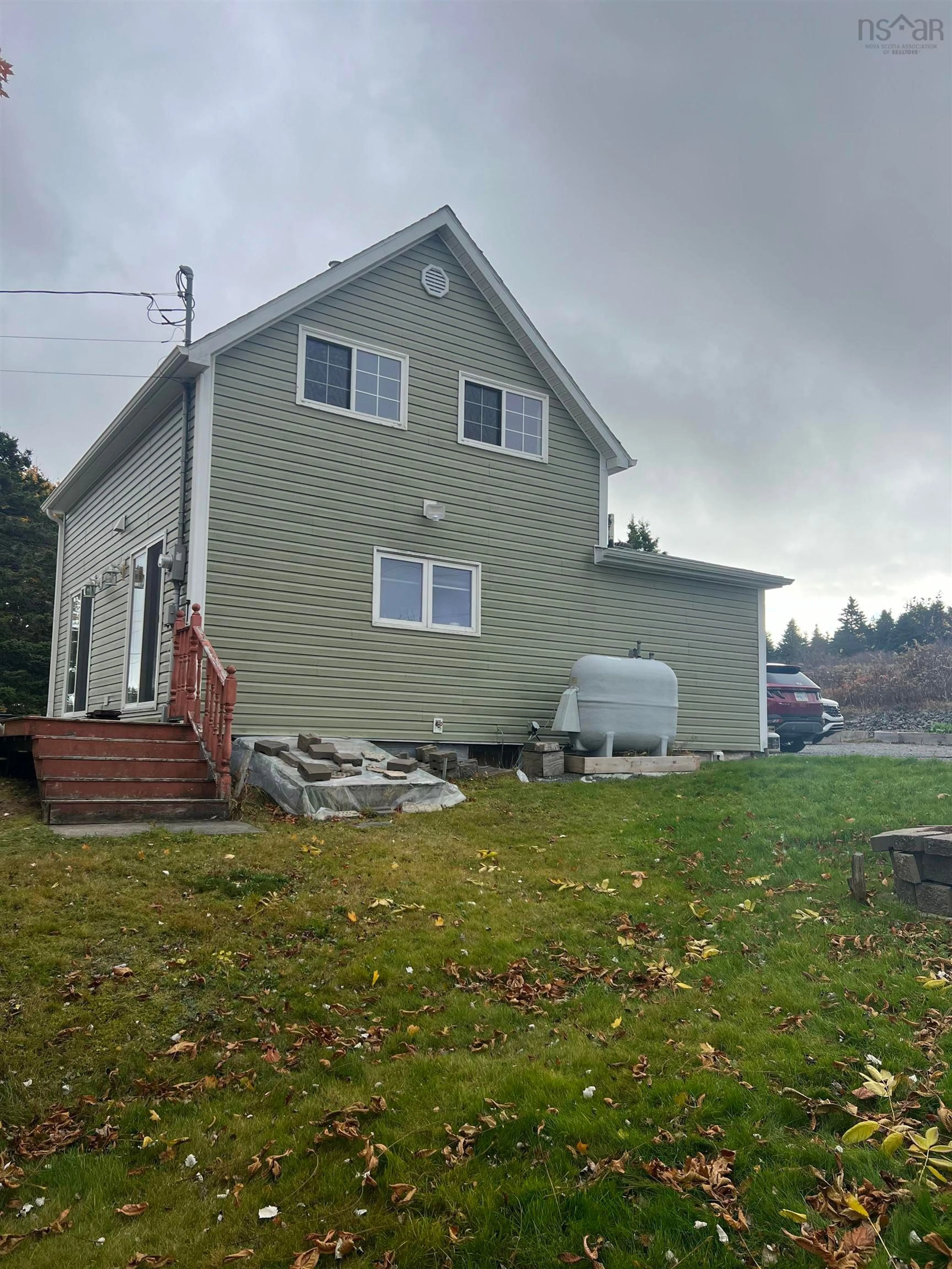 Home with vinyl exterior material, unknown for 390 Sterling St, Canso Nova Scotia B0H 1H0