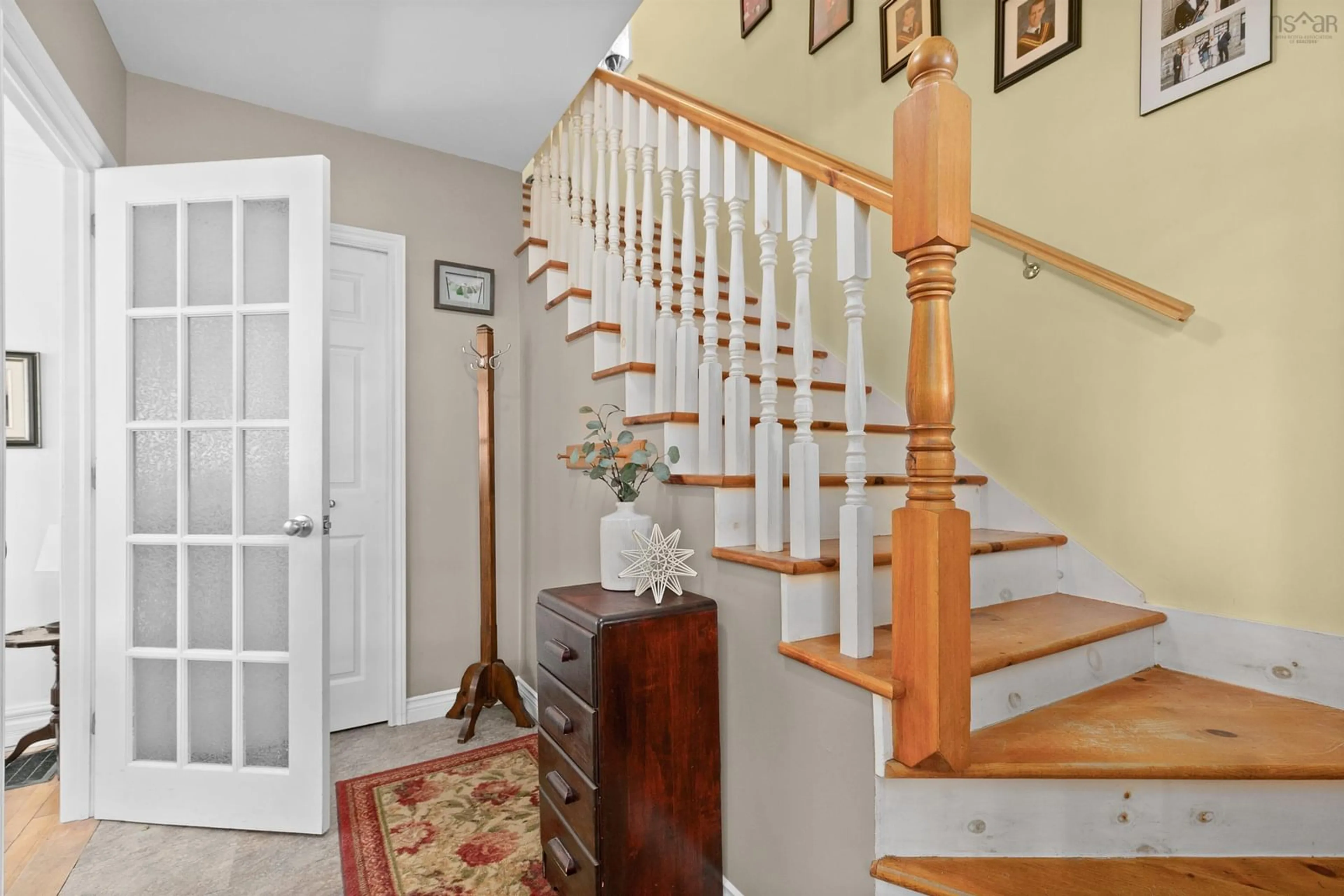 Indoor foyer for 3030 Connolly St, Halifax Nova Scotia B3L 3N9