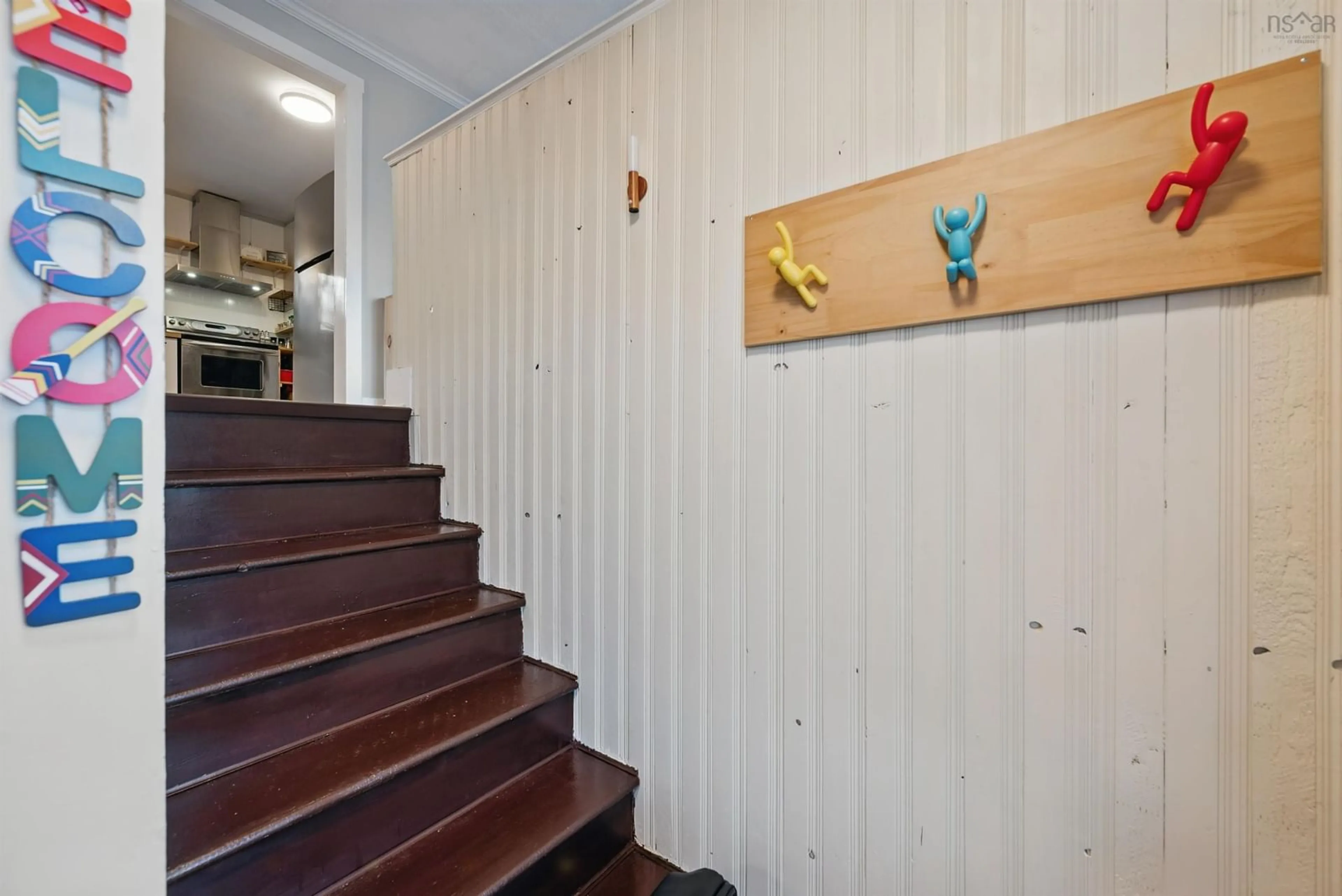 Indoor foyer for 10 Lindsay Crt, Lower Sackville Nova Scotia B4E 2J9