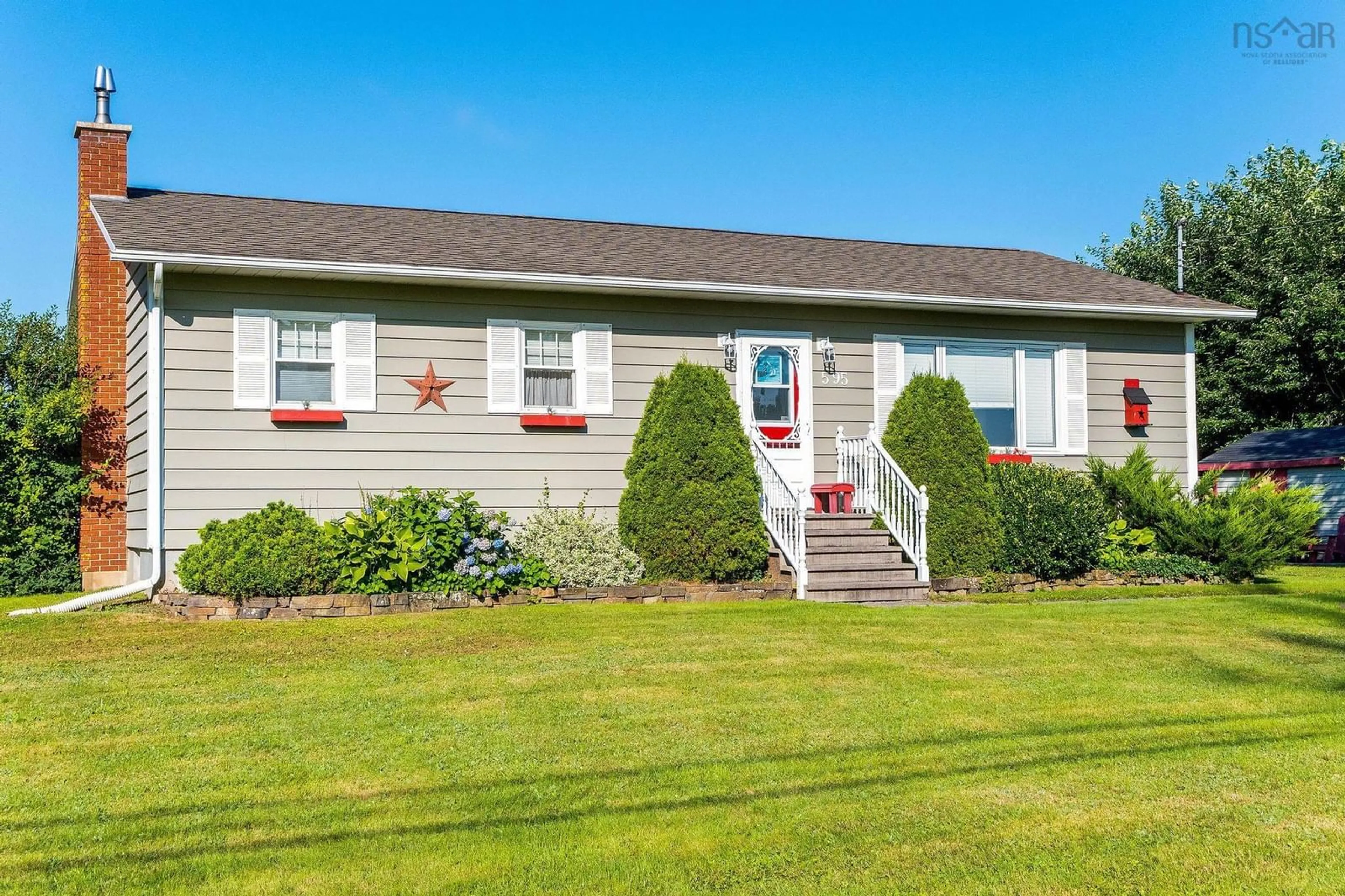 Home with vinyl exterior material, unknown for 595 Tremont Mountain Road, Tremont Nova Scotia B0P 1R0