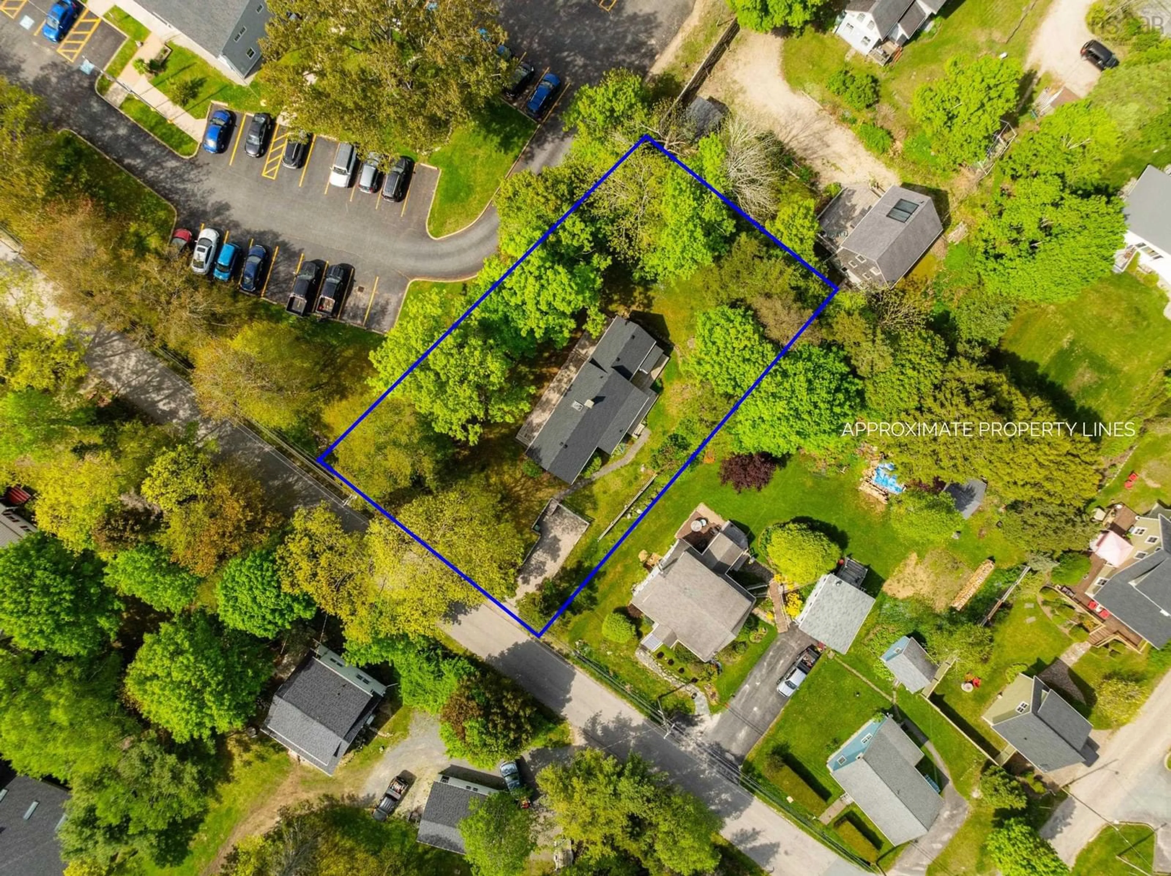 A pic from outside/outdoor area/front of a property/back of a property/a pic from drone, street for 165 King St, Chester Nova Scotia B0J 1J0
