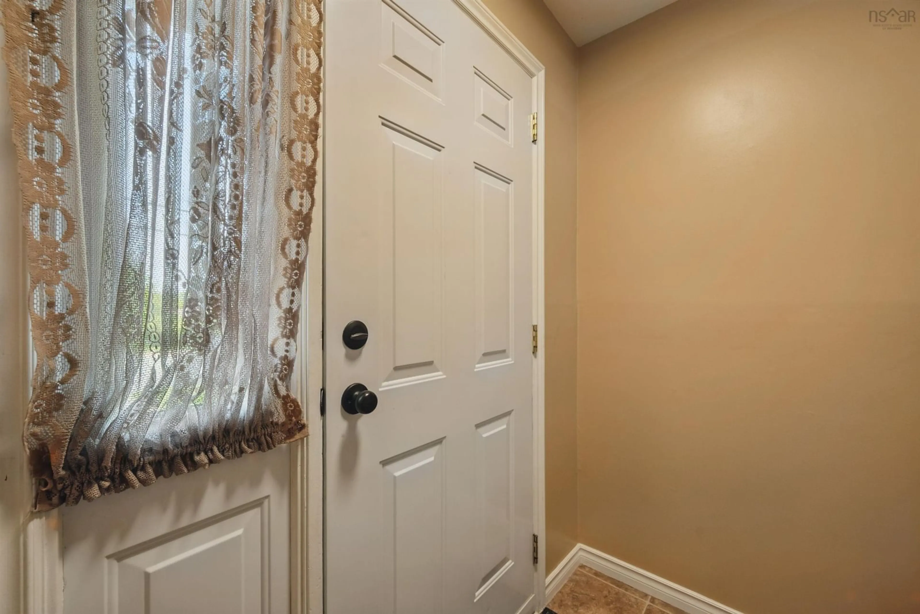 Indoor entryway for 88 Cranberry Cres, Dartmouth Nova Scotia B2W 5A9