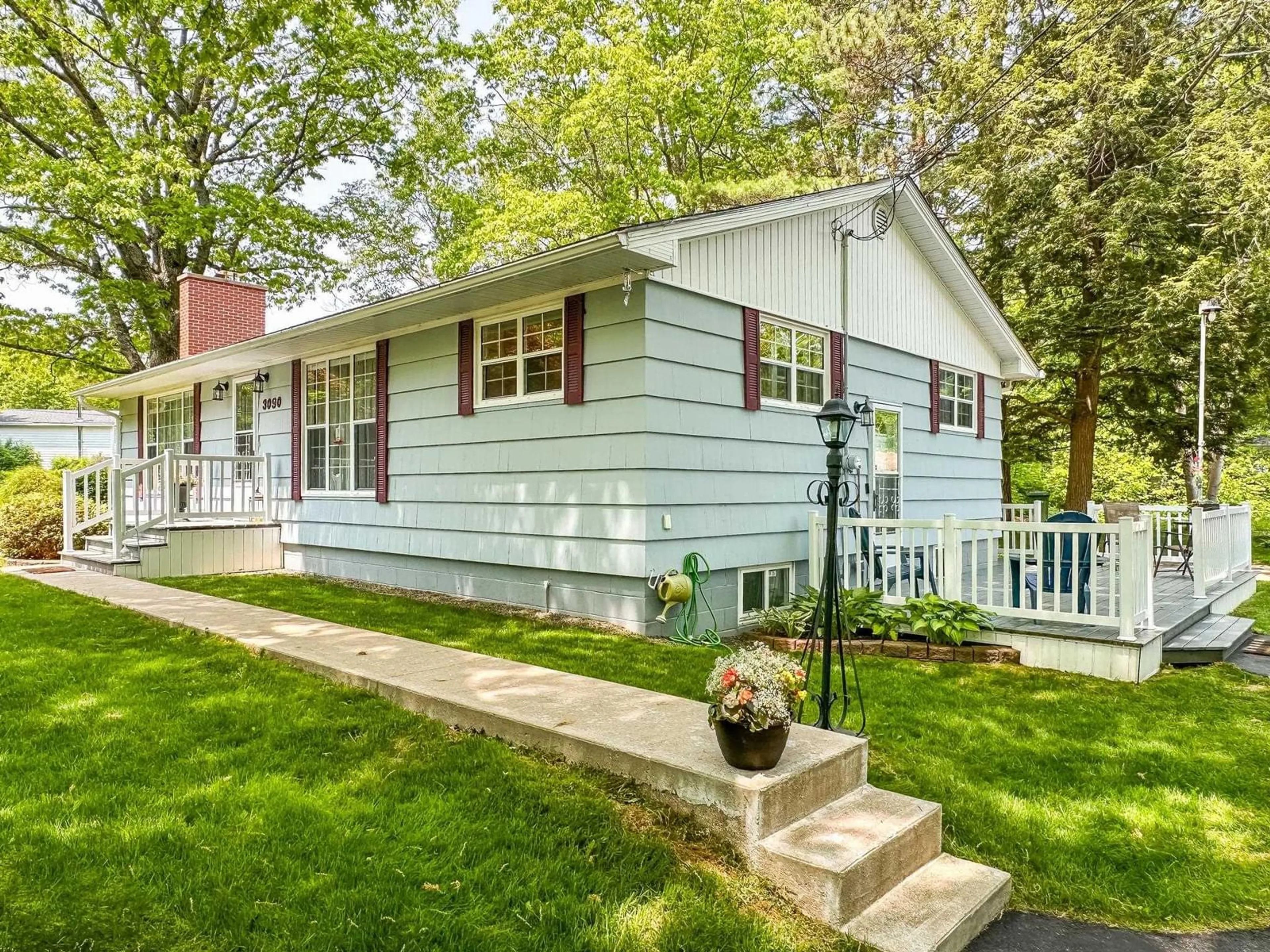 Home with vinyl exterior material, street for 3090 Cornwallis Cres, Coldbrook Nova Scotia B4R 1A2