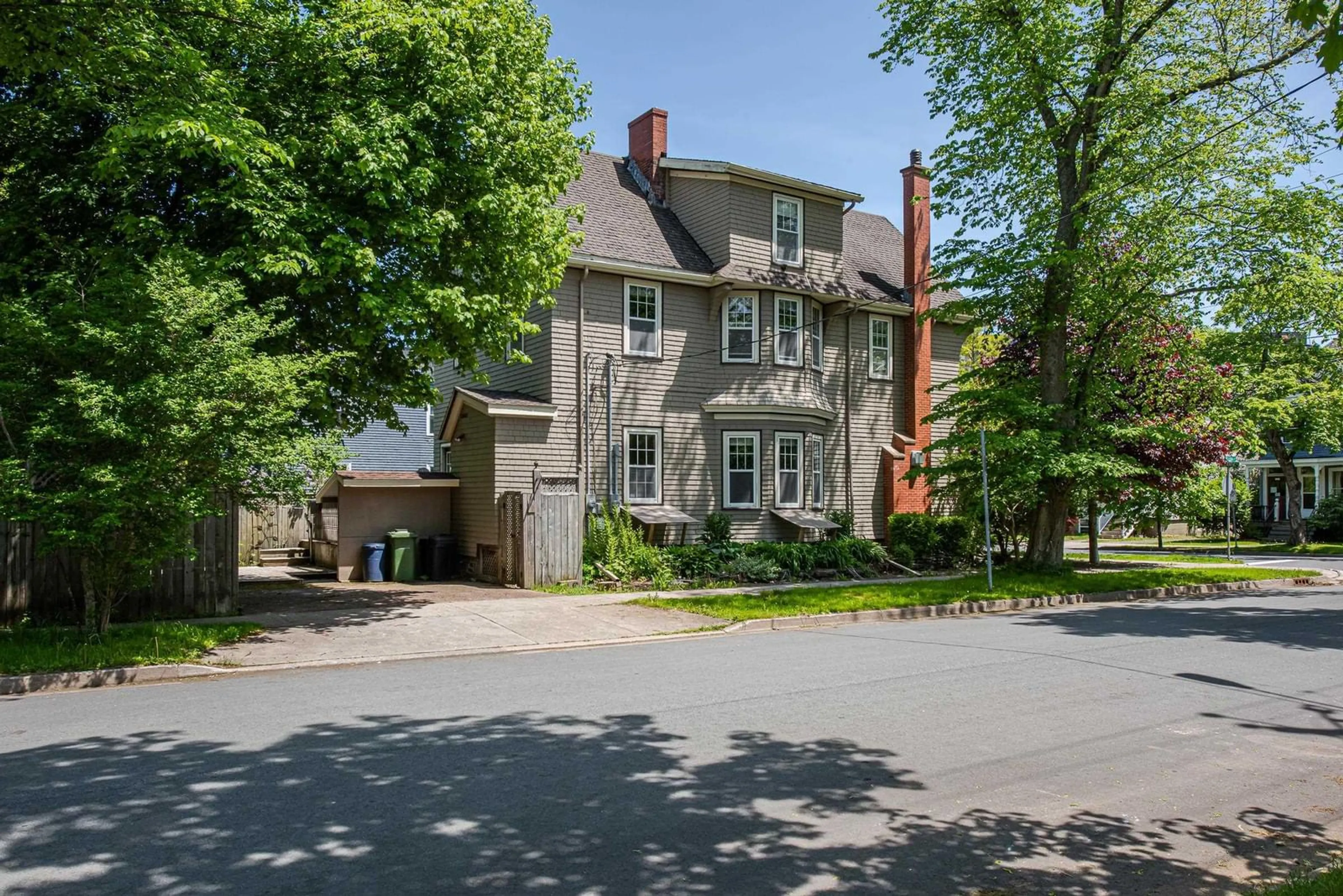 Unknown for 5555 Atlantic St, South End Nova Scotia B3H 1P4