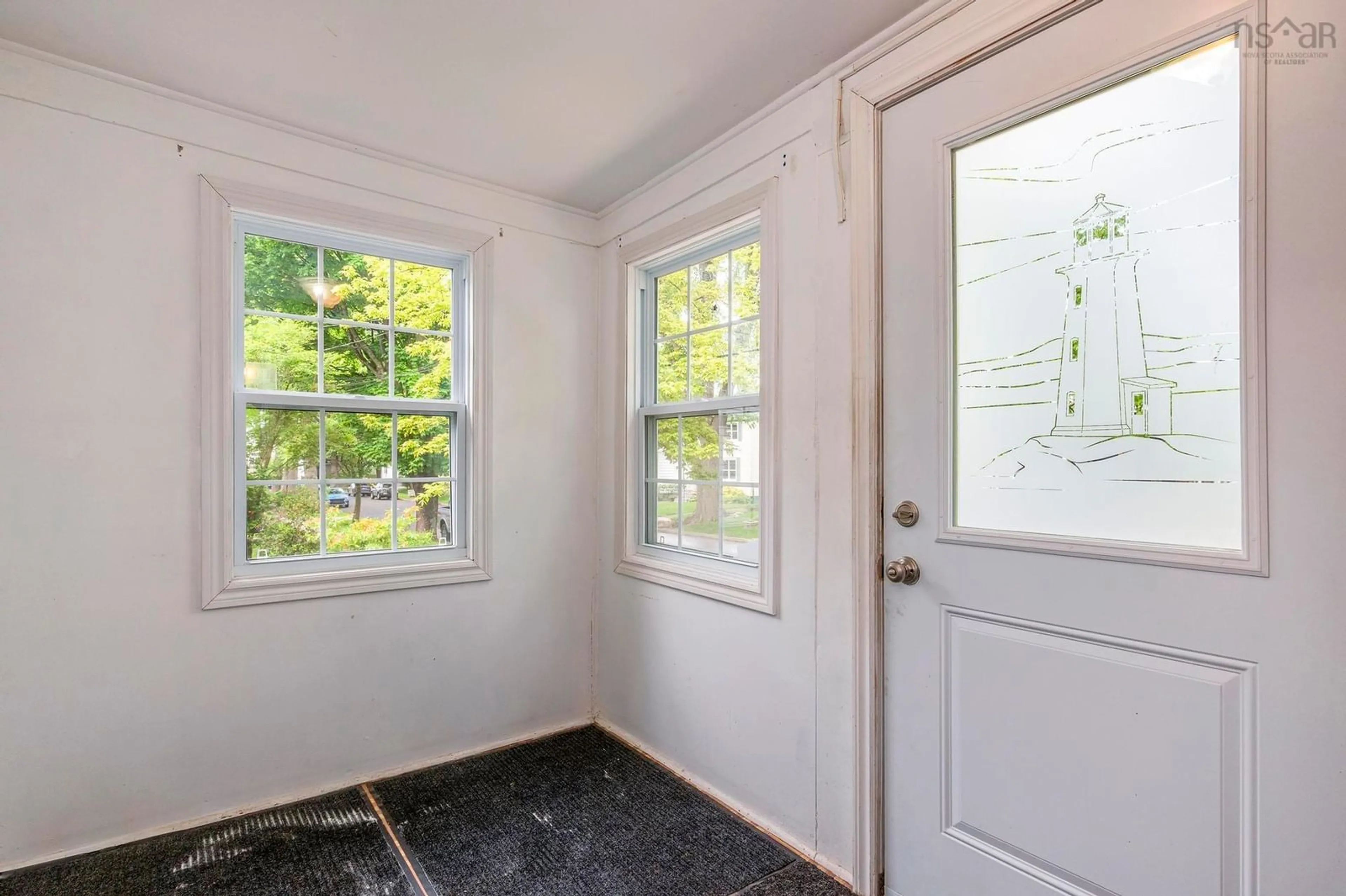 A pic of a room for 6516 Summit St, Halifax Nova Scotia B3L 1S3