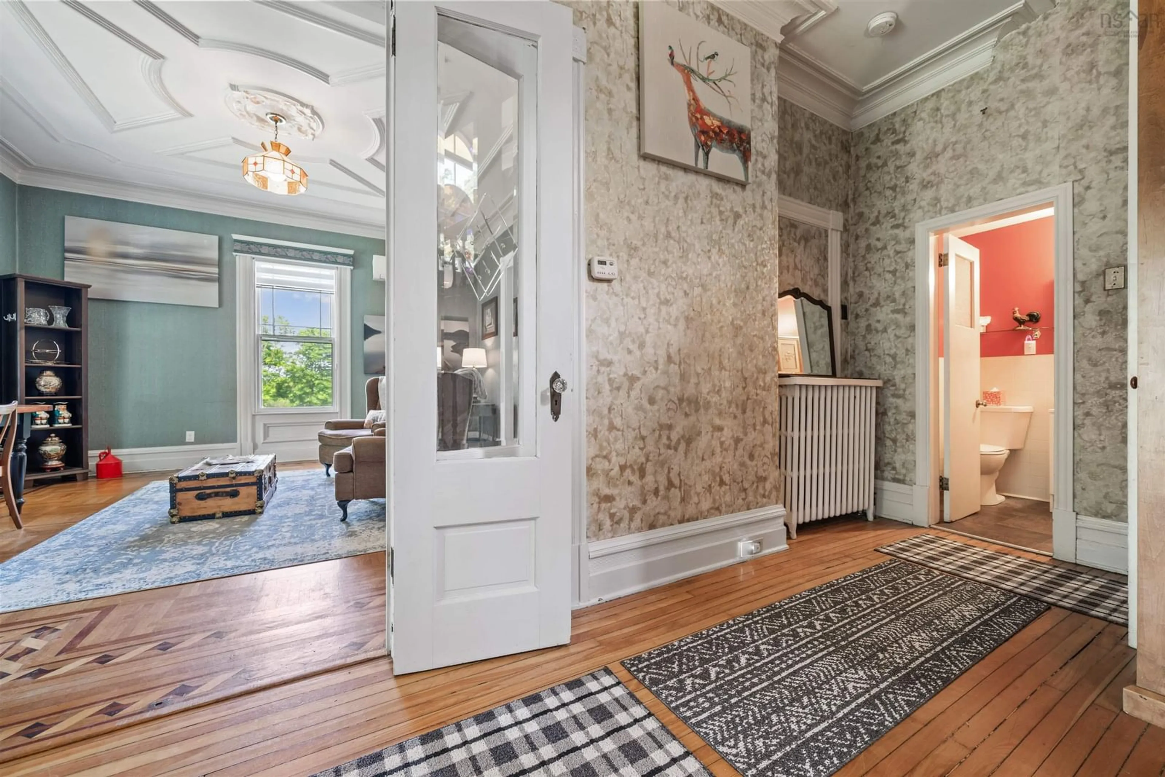 Indoor entryway for 350 High St, New Glasgow Nova Scotia B2H 2X5