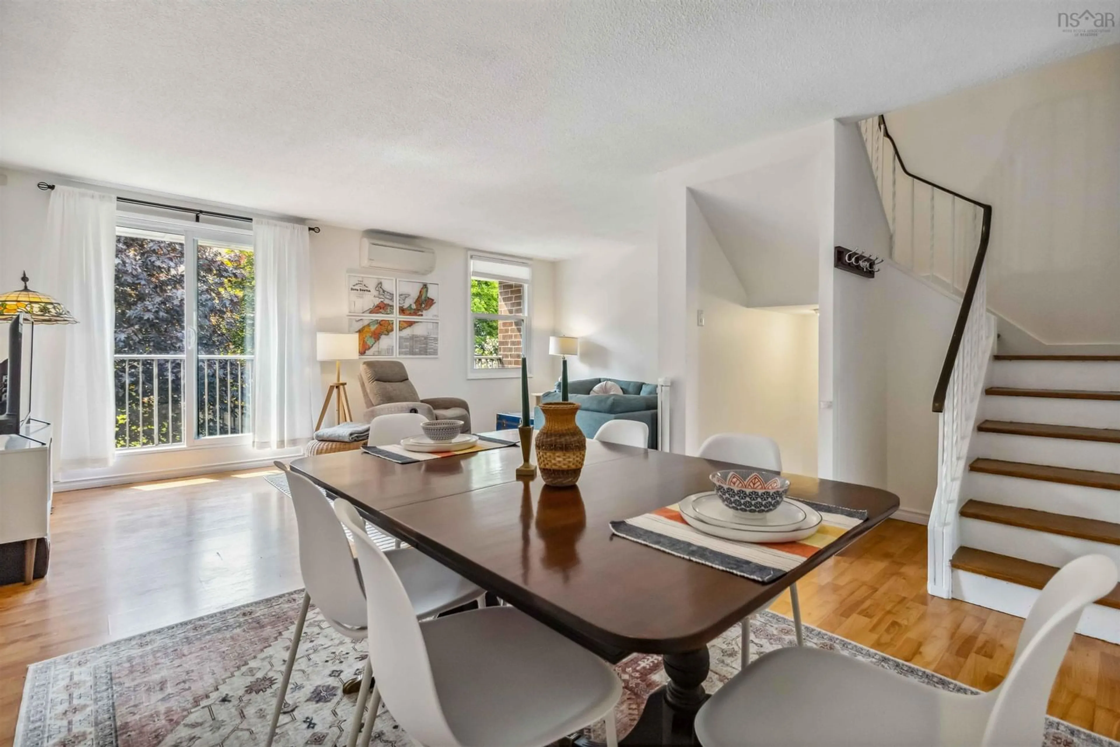 Dining room, wood/laminate floor for 5546 Stoneham Crt, Halifax Nova Scotia B3K 4A5
