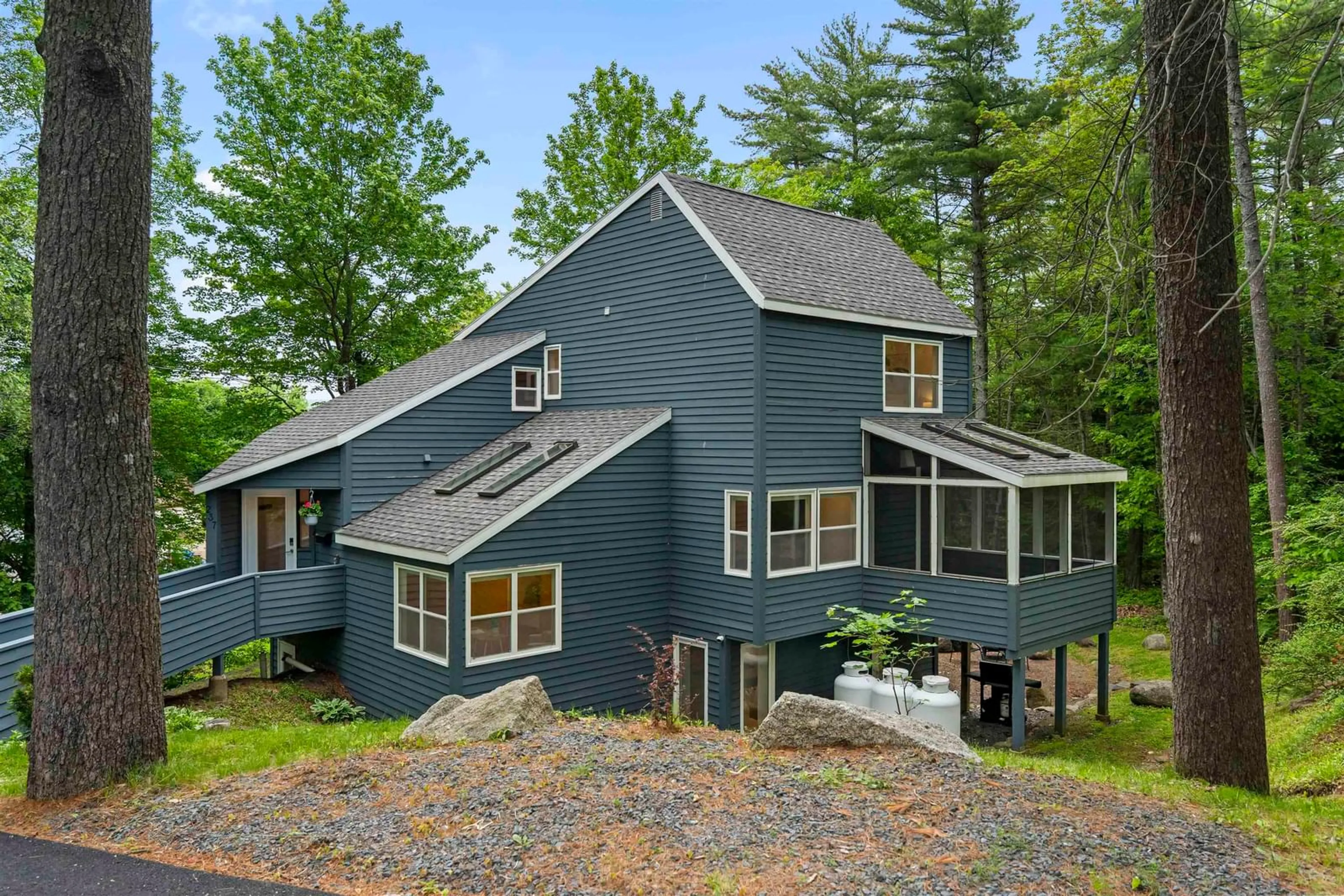 A pic from outside/outdoor area/front of a property/back of a property/a pic from drone, unknown for 237 Alexandra Ave, Bridgewater Nova Scotia B4V 3K3