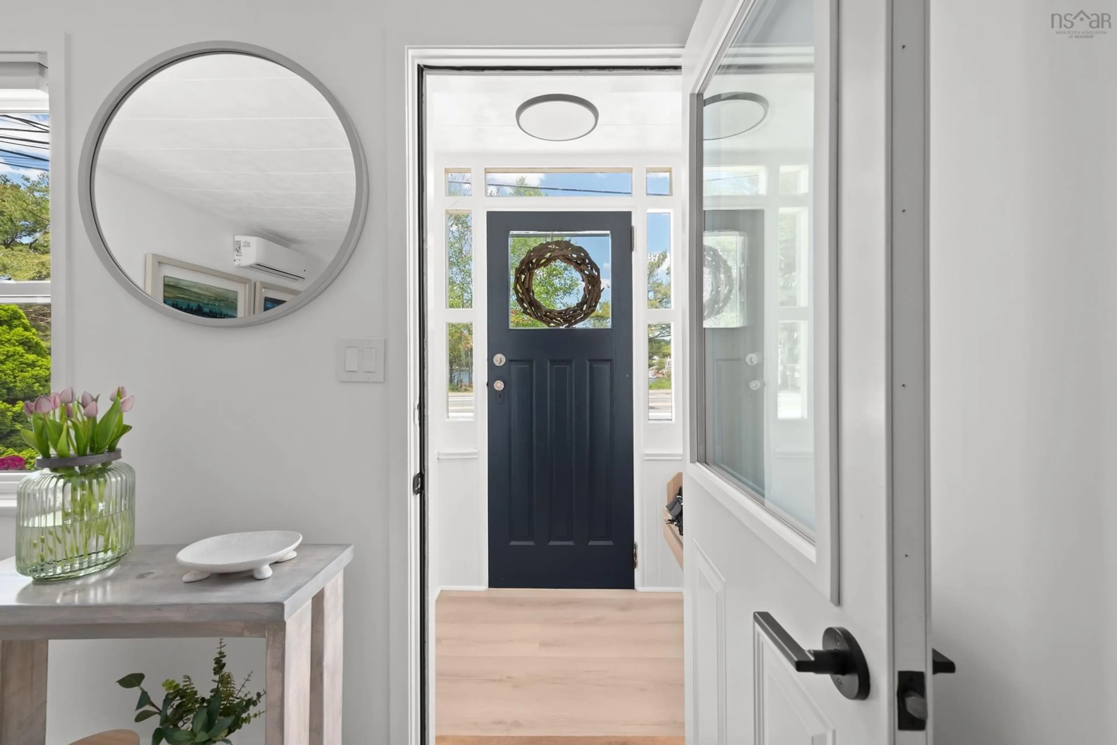 Indoor entryway for 1245 Purcells Cove Rd, Halifax Nova Scotia B3V 1G3