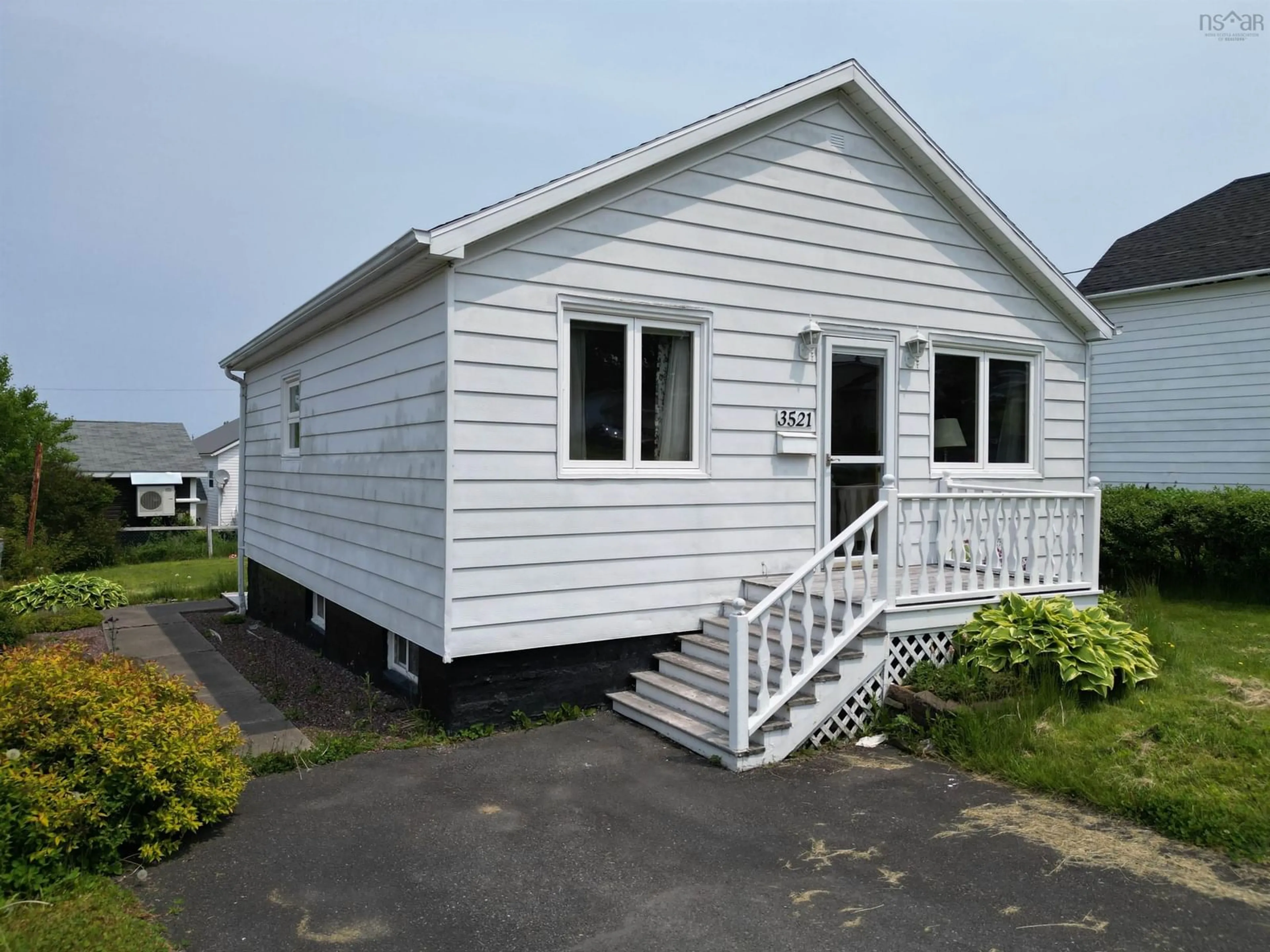 Home with vinyl exterior material, building for 3521 Fenton Avenue, New Waterford Nova Scotia B1H 2A8